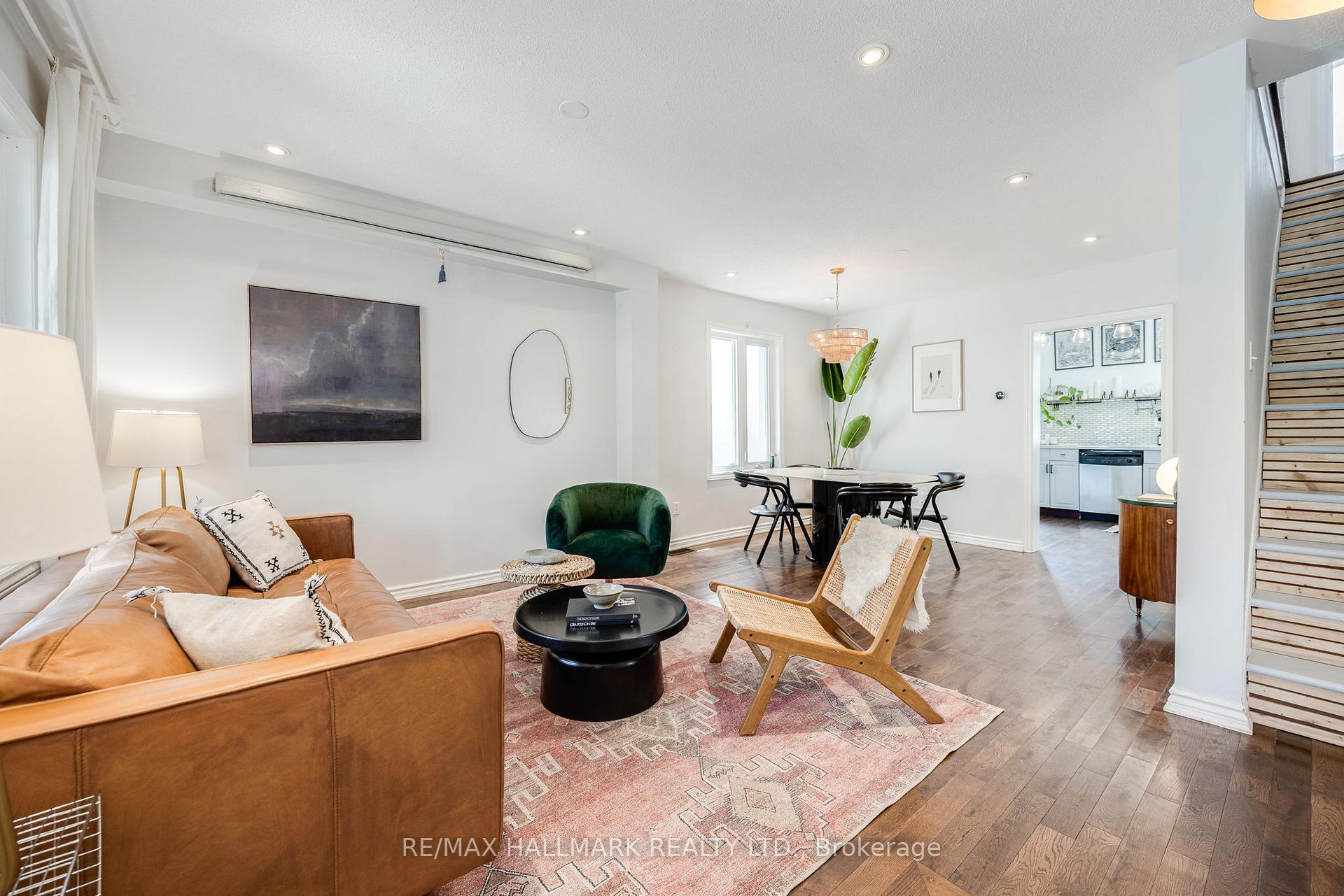Photo 2 of 1154 Woodbine Avenue, Toronto, Danforth Village-East York — HOMEH