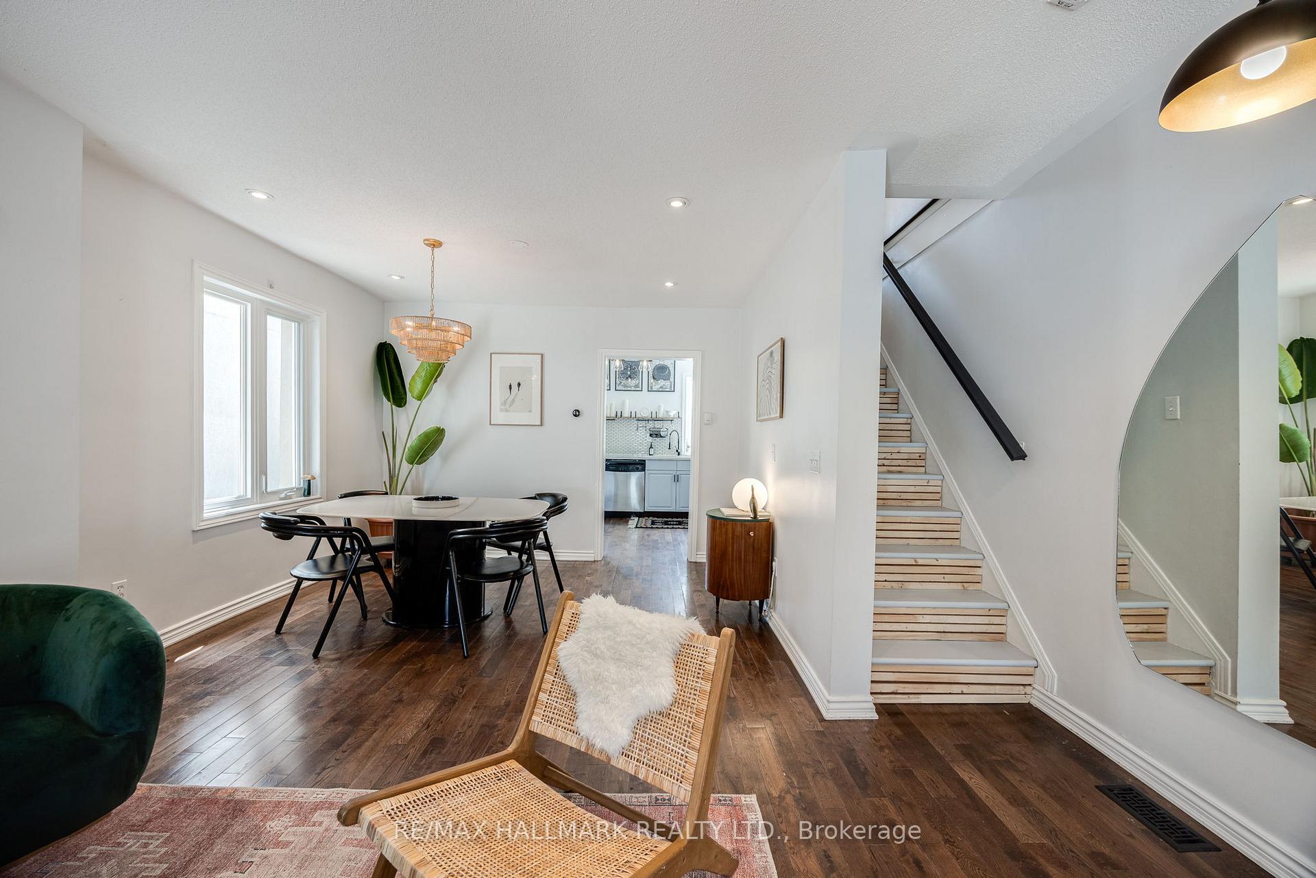 Photo 4 of 1154 Woodbine Avenue, Toronto, Danforth Village-East York — HOMEH