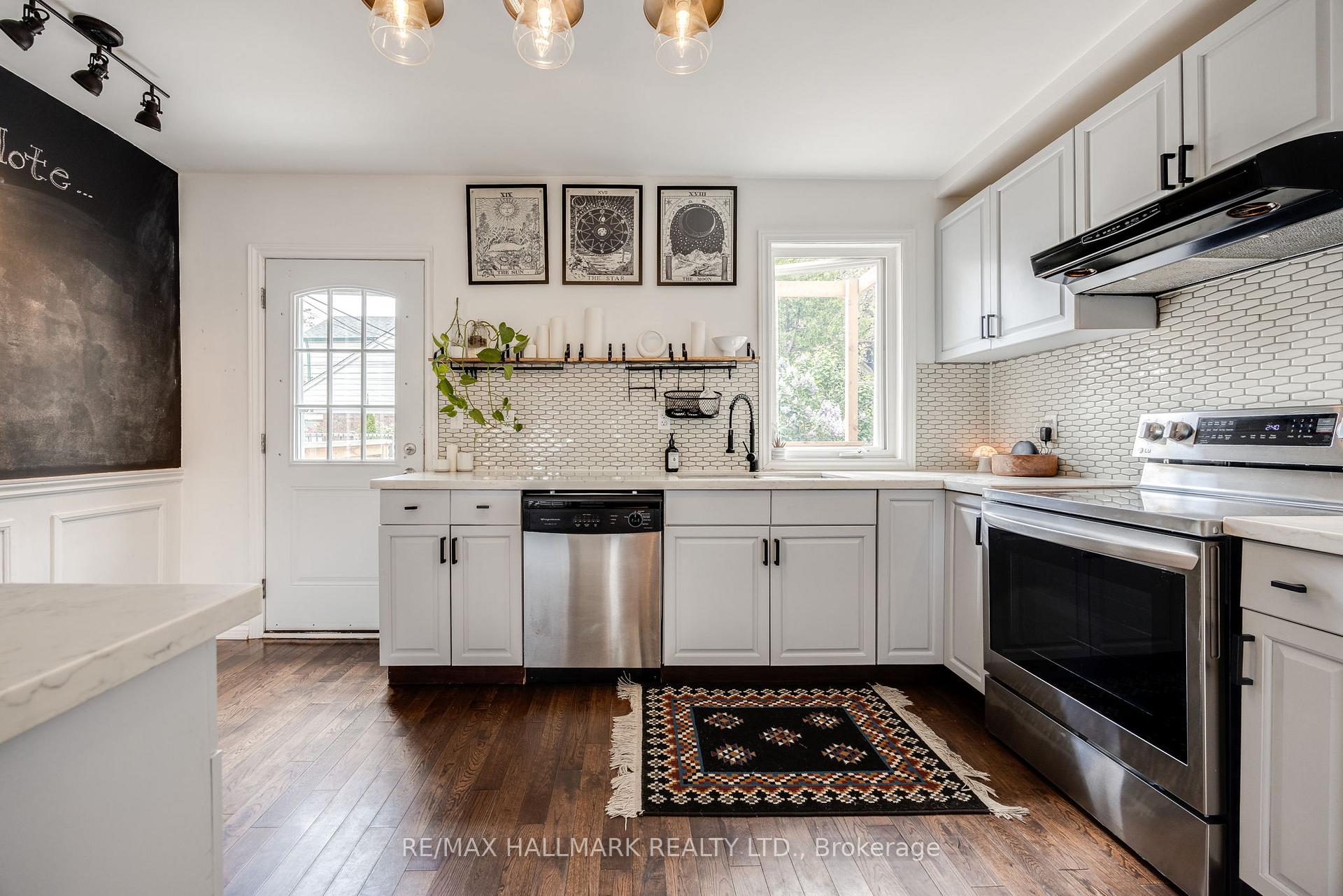 Photo 7 of 1154 Woodbine Avenue, Toronto, Danforth Village-East York — HOMEH