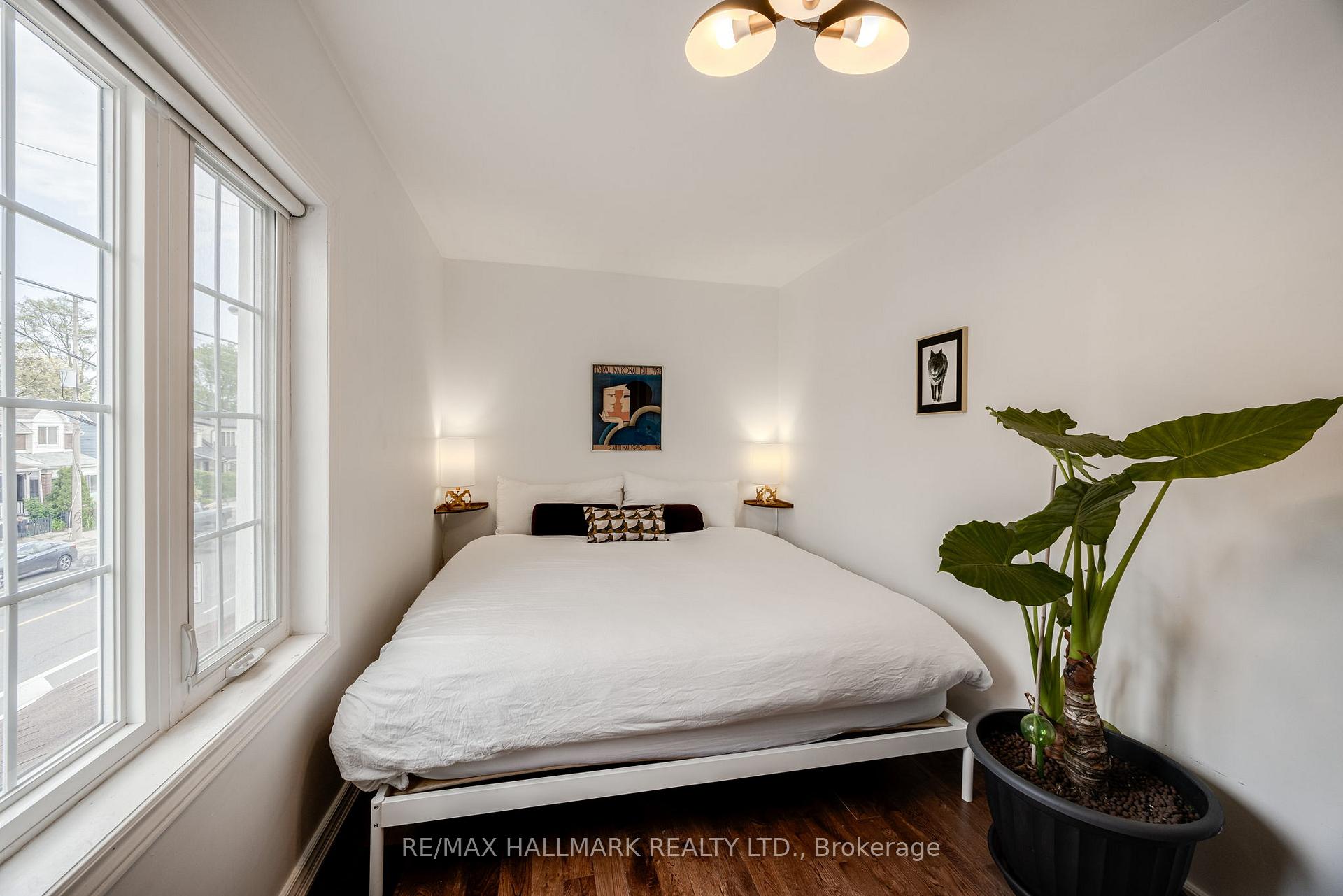 Photo 16 of 1154 Woodbine Avenue, Toronto, Danforth Village-East York — HOMEH