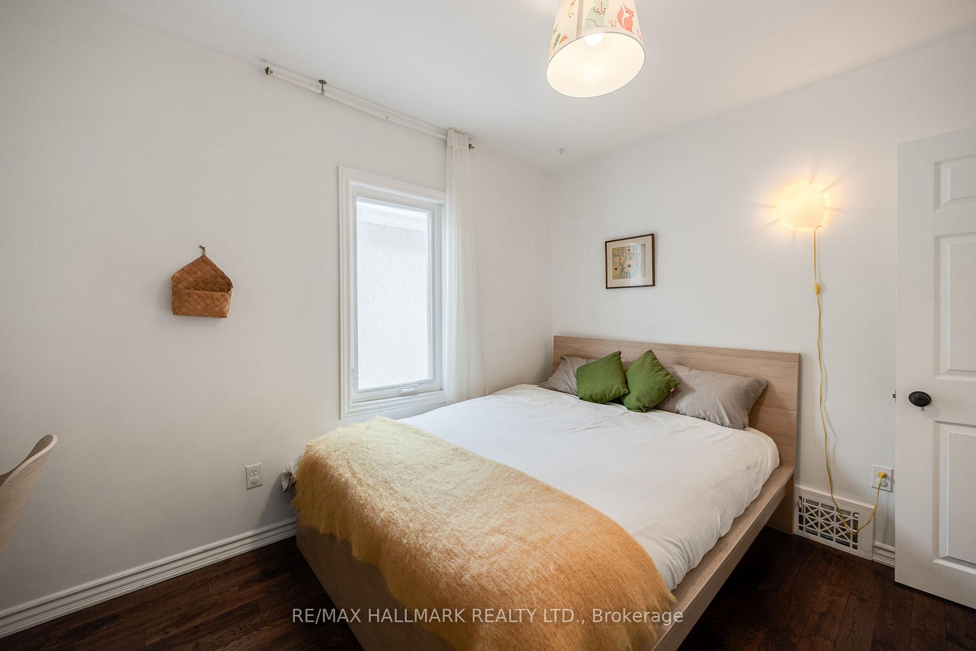 Photo 17 of 1154 Woodbine Avenue, Toronto, Danforth Village-East York — HOMEH