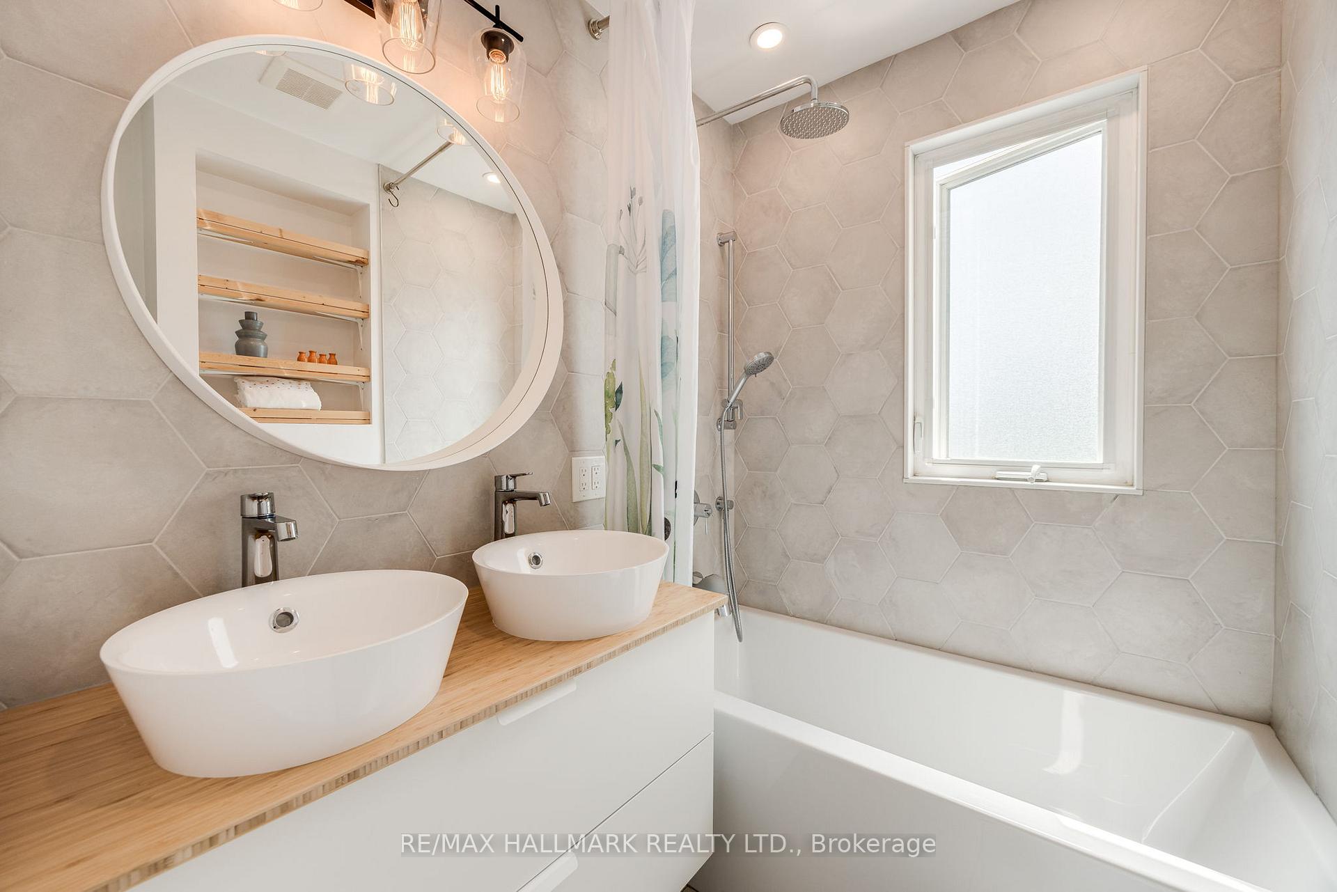Photo 21 of 1154 Woodbine Avenue, Toronto, Danforth Village-East York — HOMEH