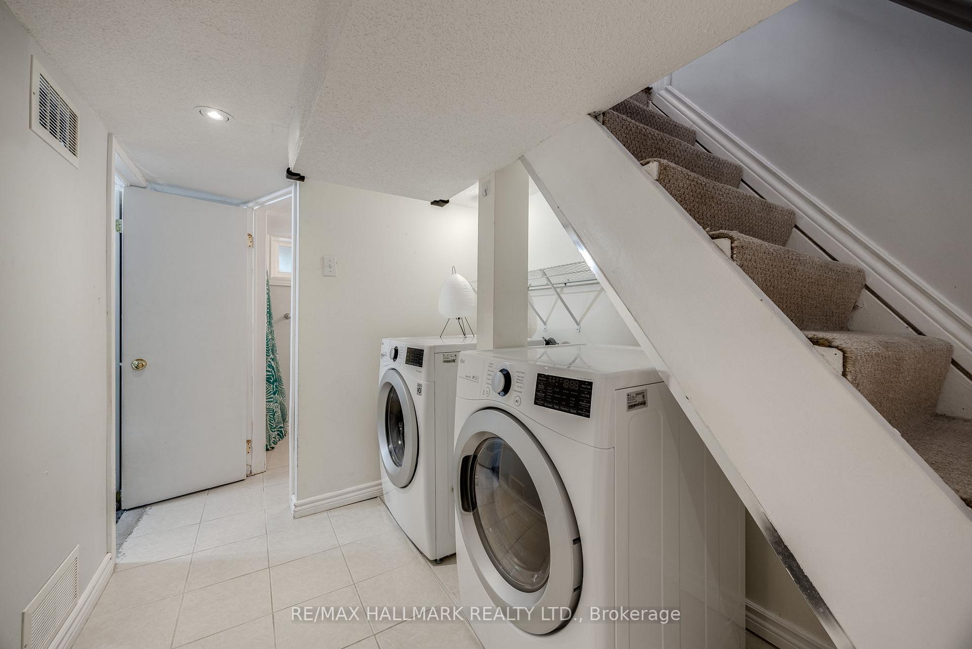 Photo 27 of 1154 Woodbine Avenue, Toronto, Danforth Village-East York — HOMEH
