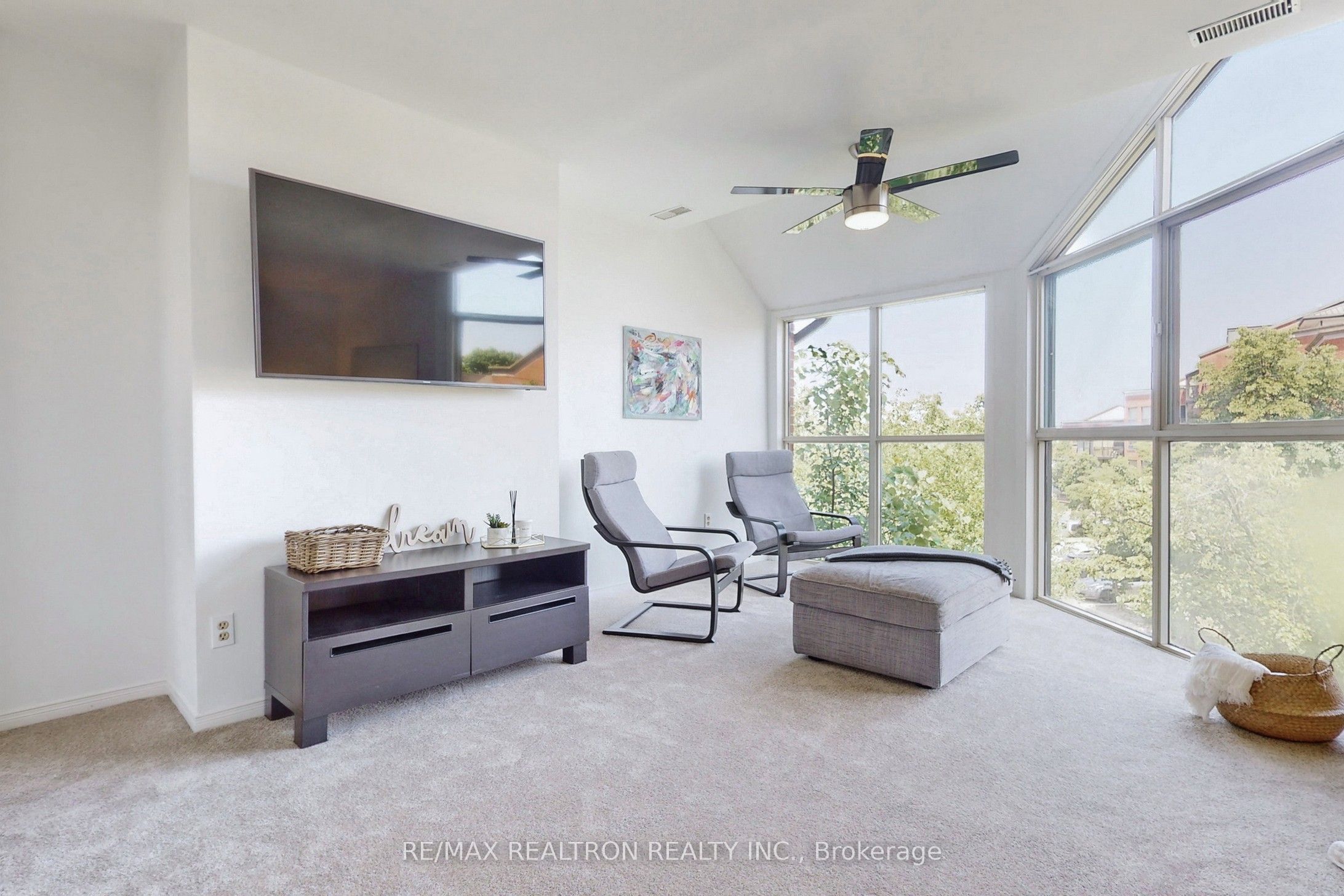 Photo 61 of Unit 4, 100 Arbors Lane, Vaughan, West Woodbridge — HOMEH