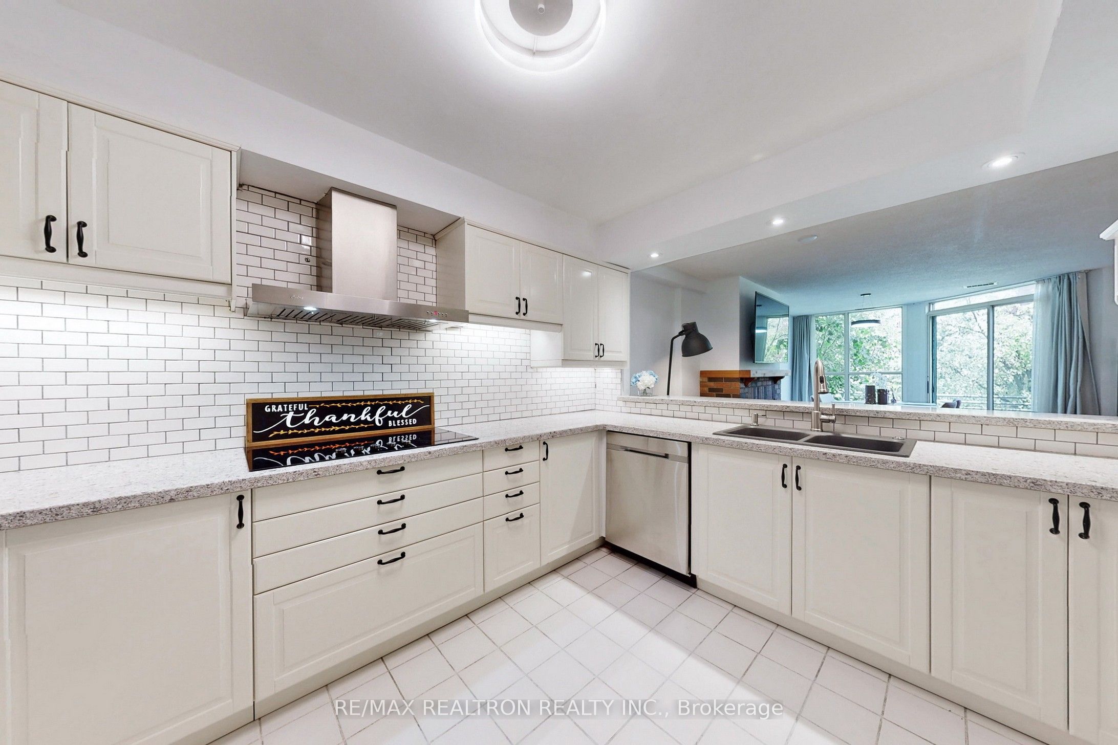 Photo 53 of Unit 4, 100 Arbors Lane, Vaughan, West Woodbridge — HOMEH