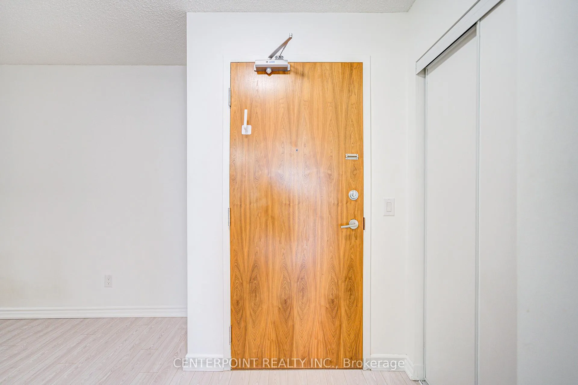 Photo 6 of Unit 309, 8323 Kennedy Road, Markham, Village Green-South Unionville — HOMEH