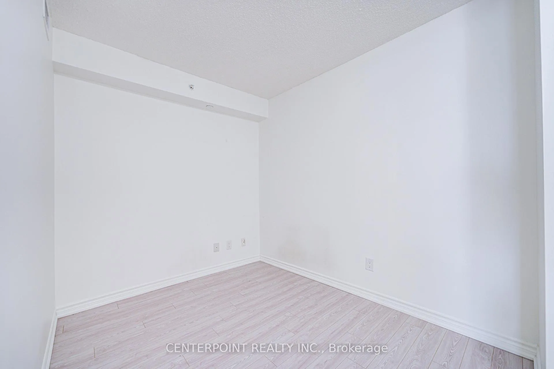Photo 8 of Unit 309, 8323 Kennedy Road, Markham, Village Green-South Unionville — HOMEH