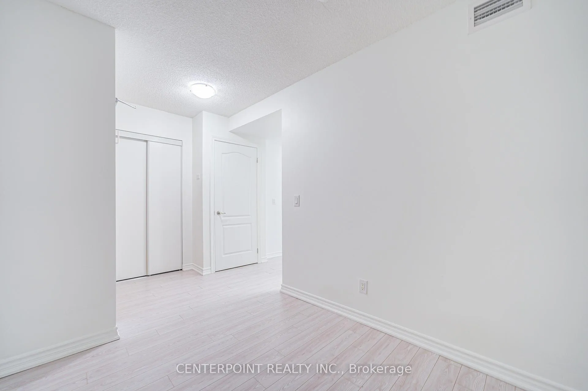 Photo 10 of Unit 309, 8323 Kennedy Road, Markham, Village Green-South Unionville — HOMEH