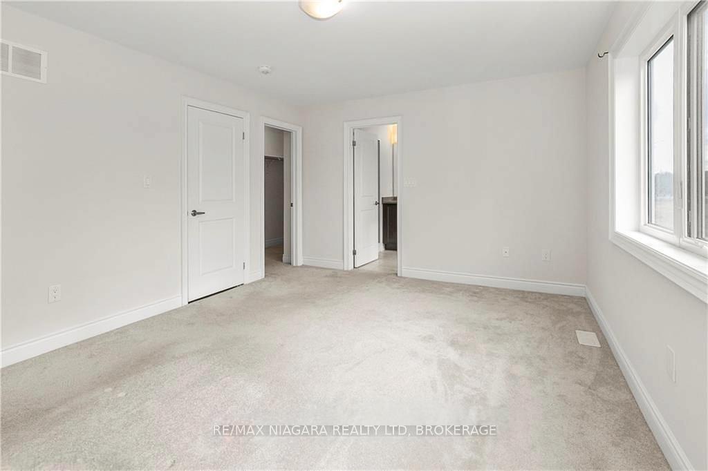 Photo 10 of 224 Esther Crescent, Thorold, Hurricane/Merrittville — HOMEH