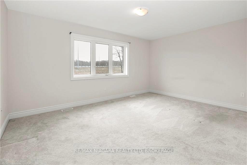 Photo 13 of 224 Esther Crescent, Thorold, Hurricane/Merrittville — HOMEH
