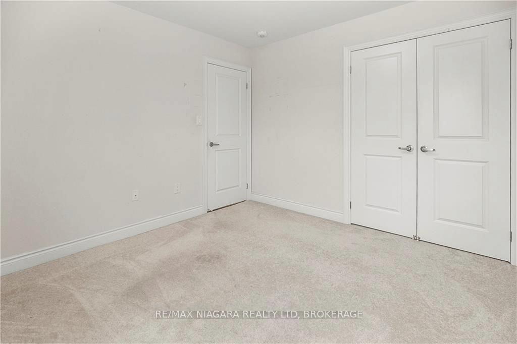 Photo 14 of 224 Esther Crescent, Thorold, Hurricane/Merrittville — HOMEH