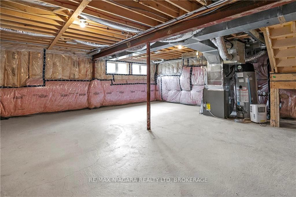 Photo 15 of 224 Esther Crescent, Thorold, Hurricane/Merrittville — HOMEH