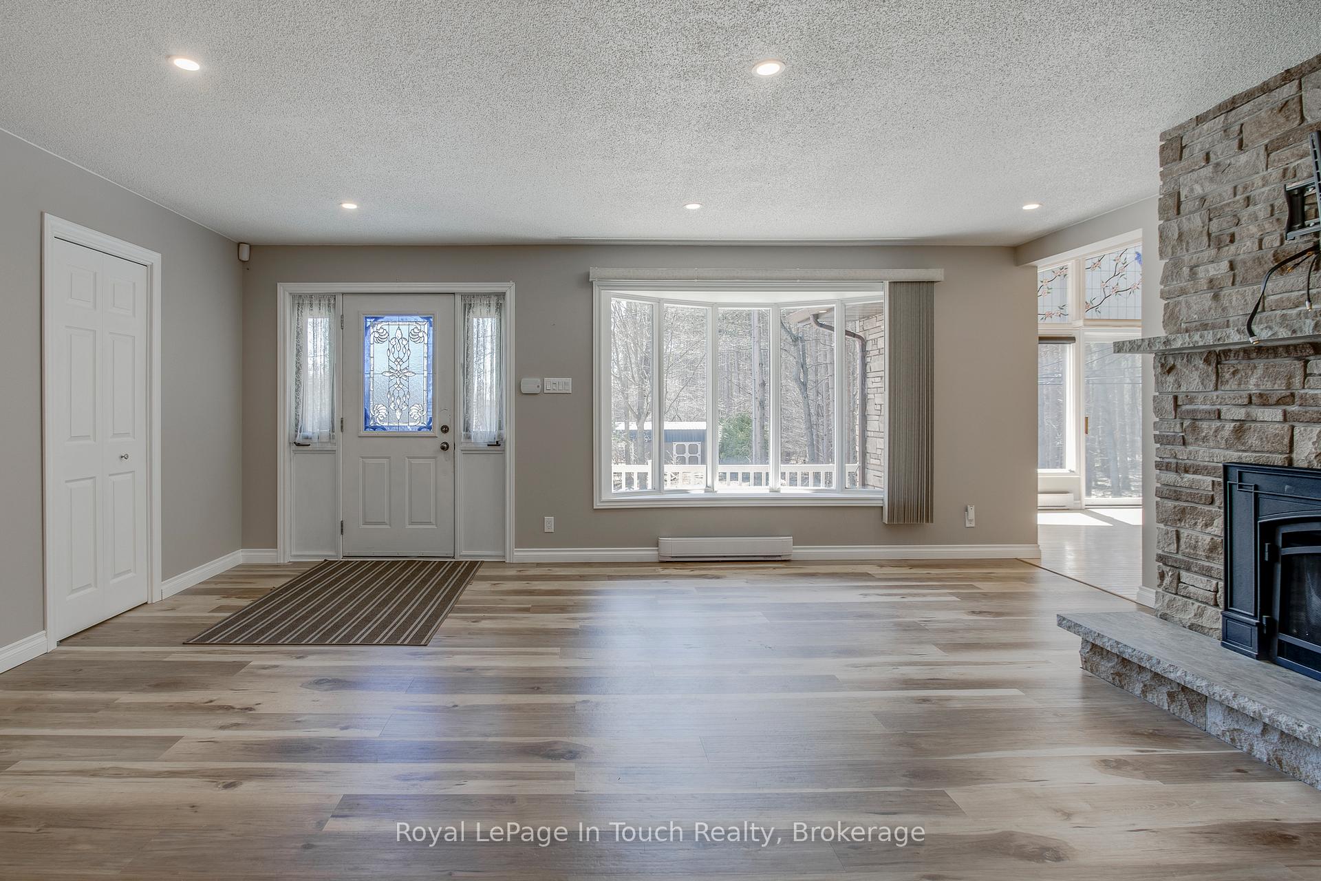 Photo 4 of 61 Beaufort Crescent, Tiny, Rural Tiny — HOMEH