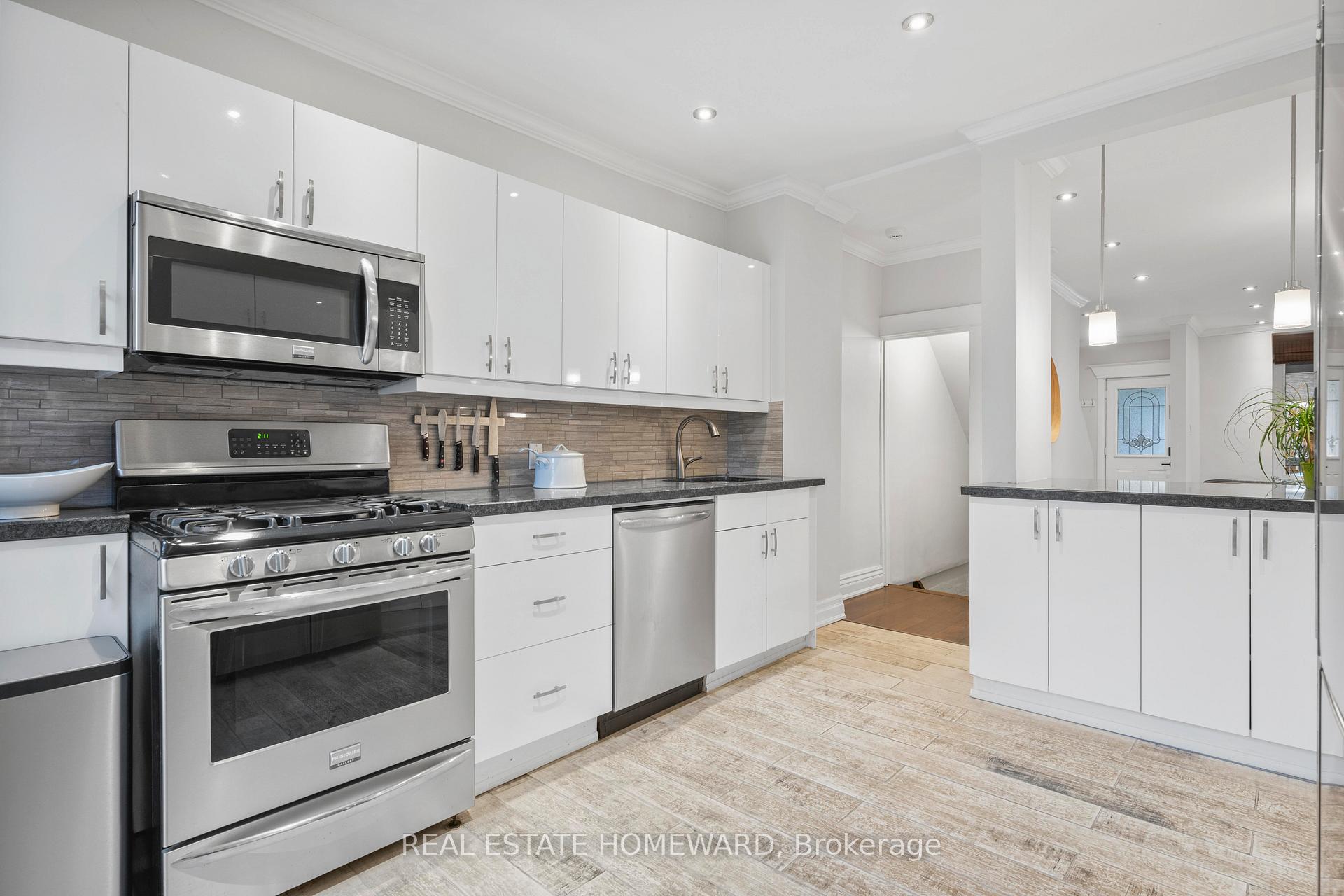 Photo 12 of 122 Barker Avenue, Toronto, Danforth Village-East York — HOMEH