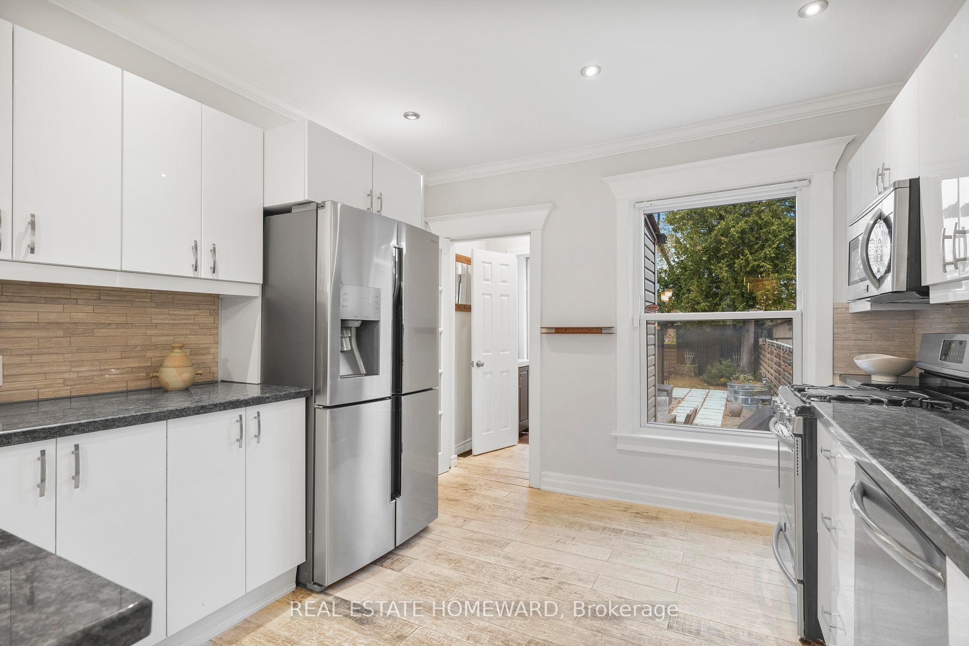 Photo 14 of 122 Barker Avenue, Toronto, Danforth Village-East York — HOMEH