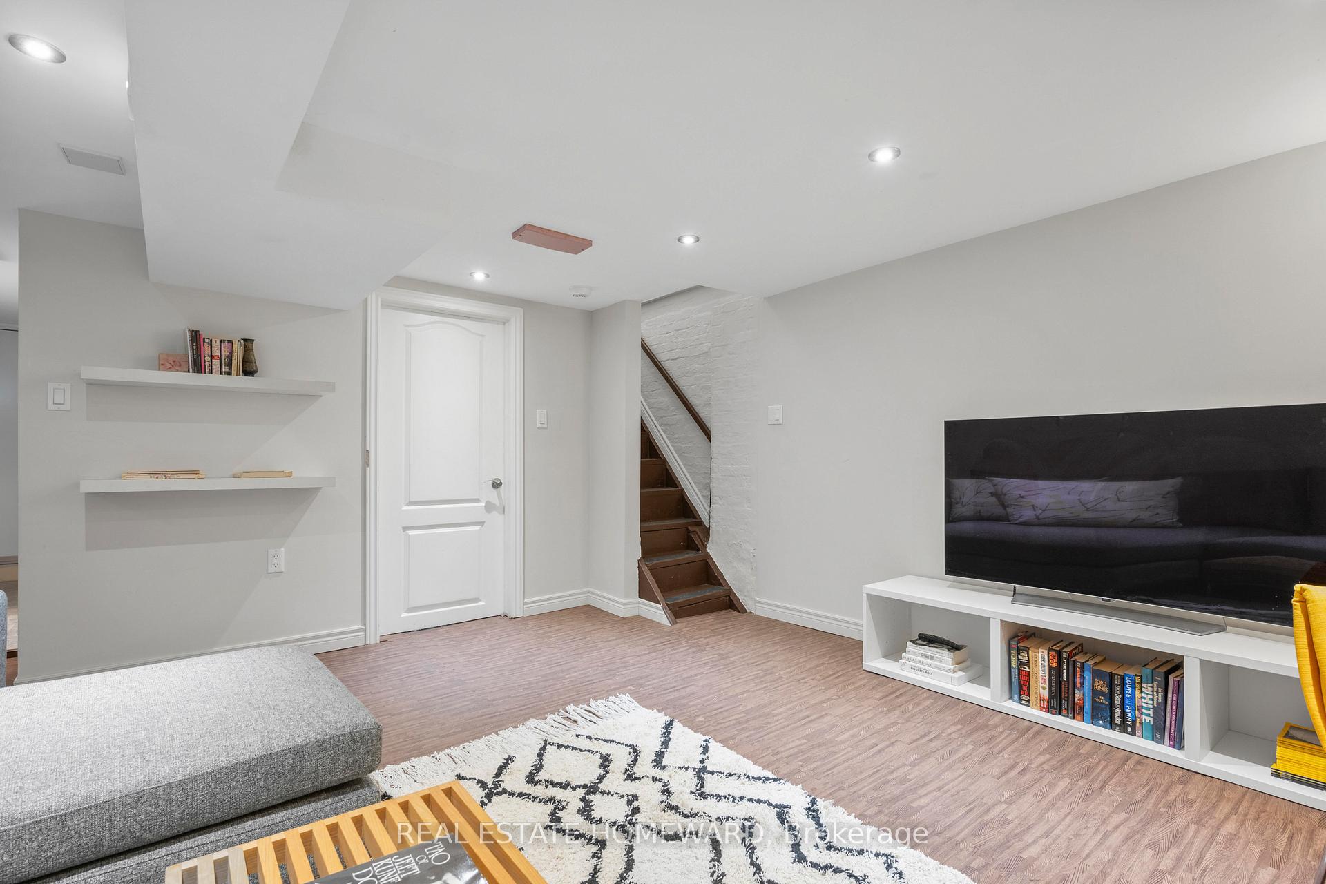 Photo 27 of 122 Barker Avenue, Toronto, Danforth Village-East York — HOMEH