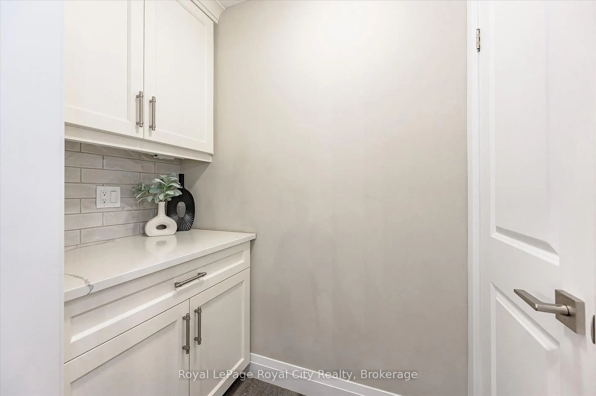 Photo 9 of Unit 3, 35 Wideman Boulevard, Guelph, Victoria North — HOMEH