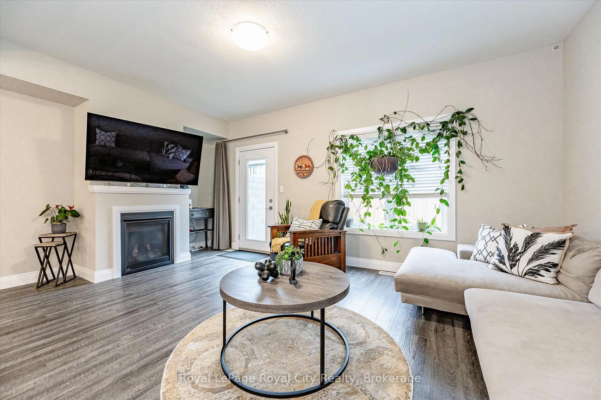 Photo 11 of Unit 3, 35 Wideman Boulevard, Guelph, Victoria North — HOMEH
