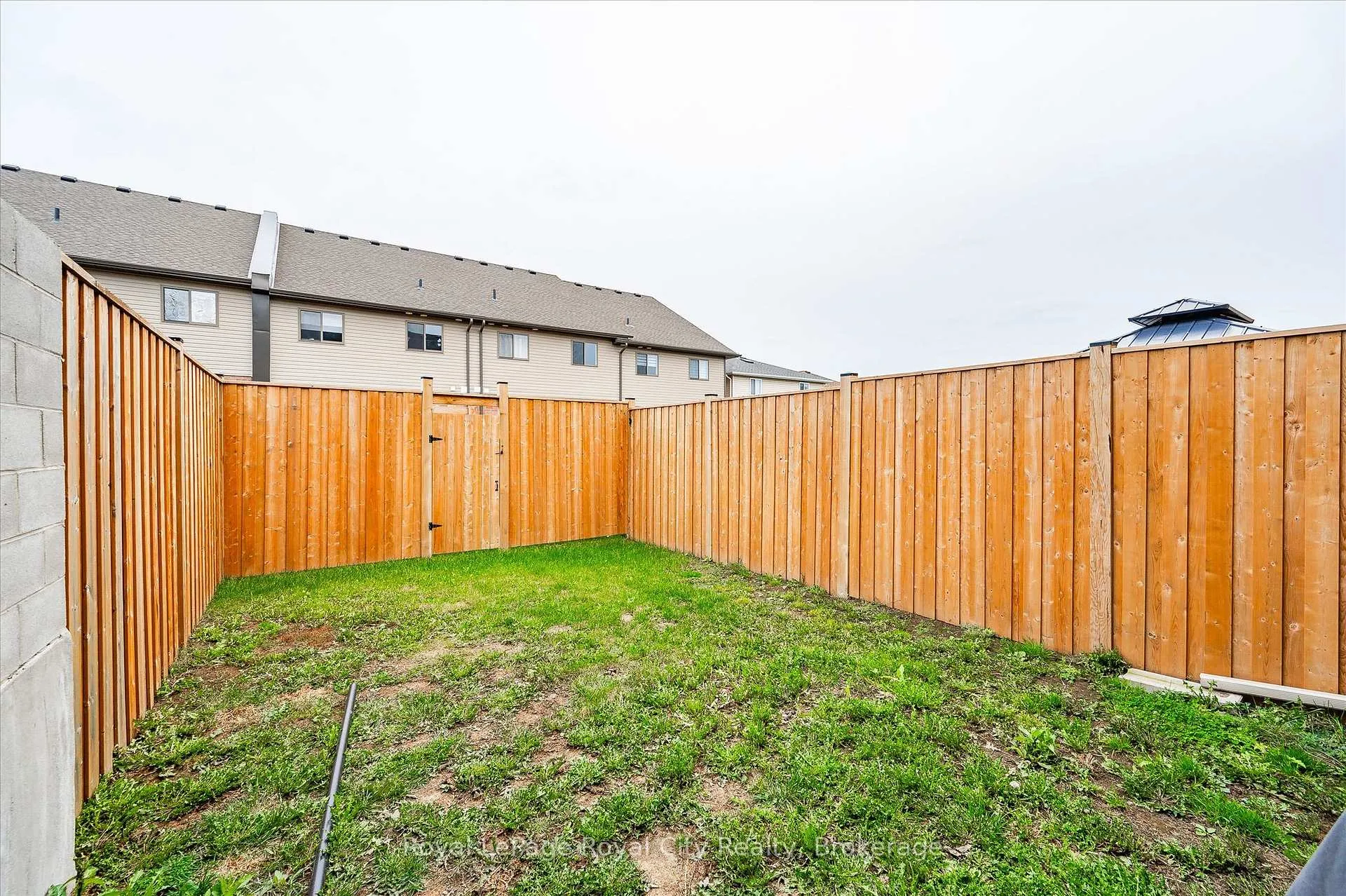 Photo 33 of Unit 3, 35 Wideman Boulevard, Guelph, Victoria North — HOMEH