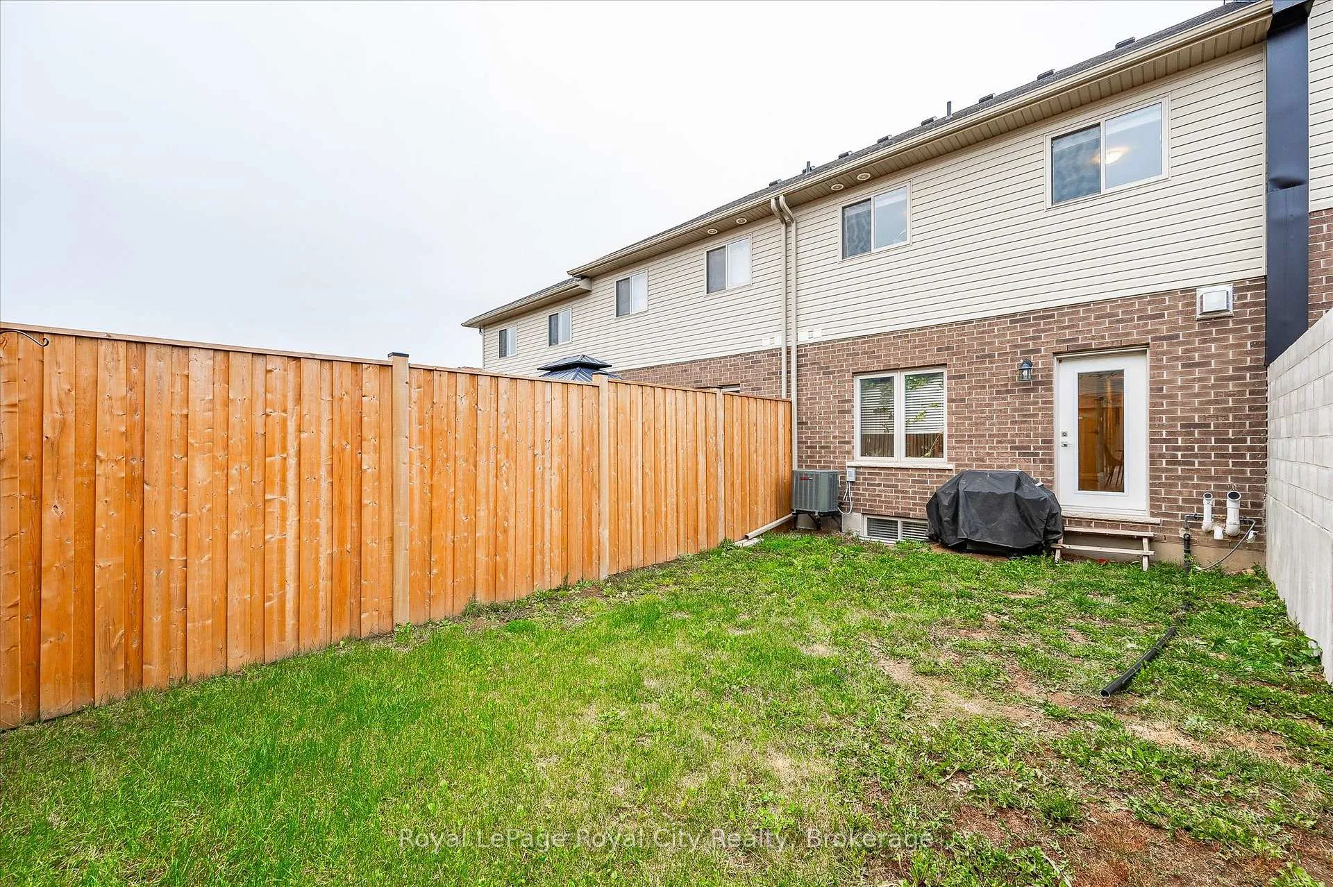 Photo 34 of Unit 3, 35 Wideman Boulevard, Guelph, Victoria North — HOMEH