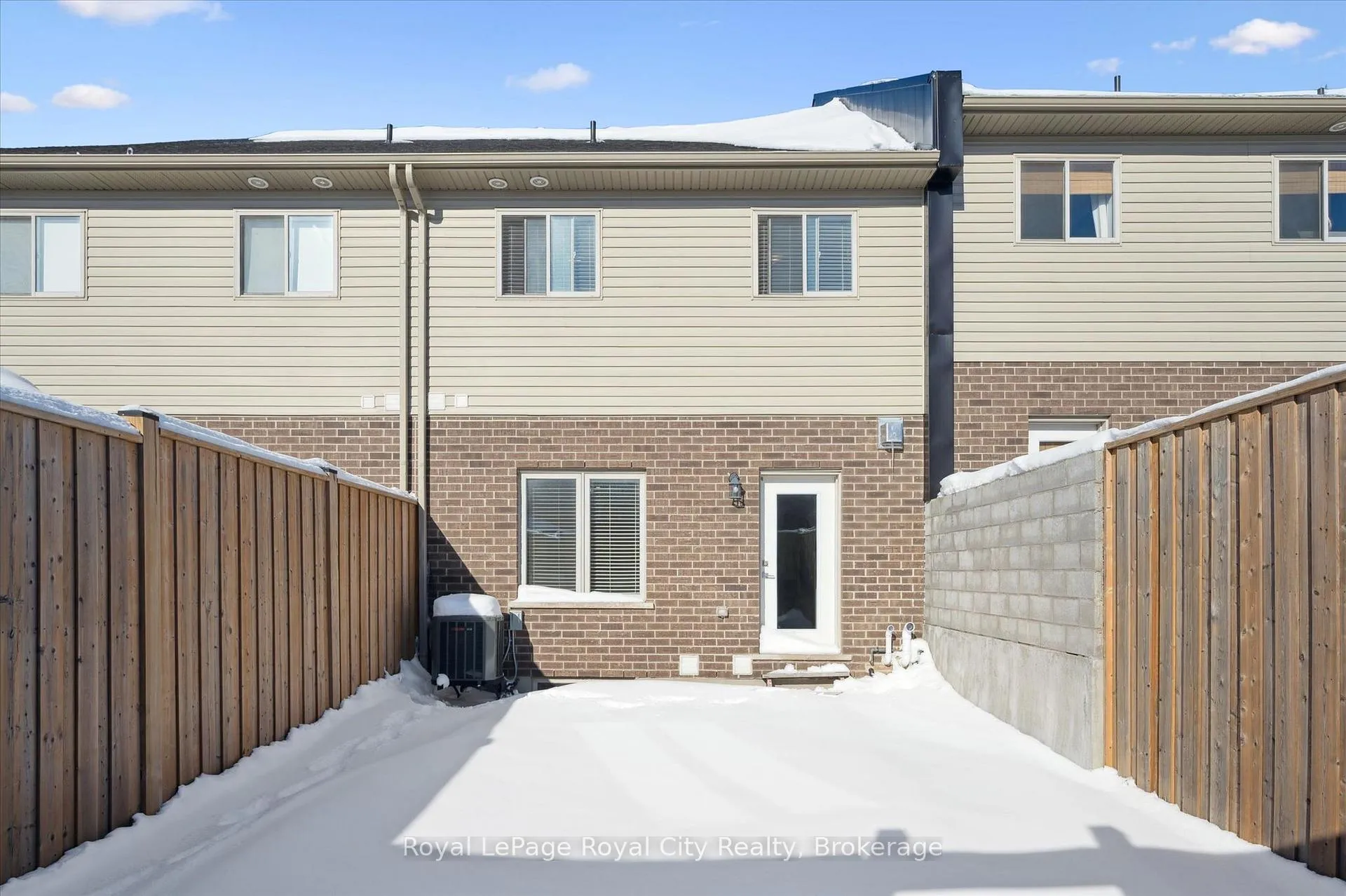 Photo 35 of Unit 3, 35 Wideman Boulevard, Guelph, Victoria North — HOMEH