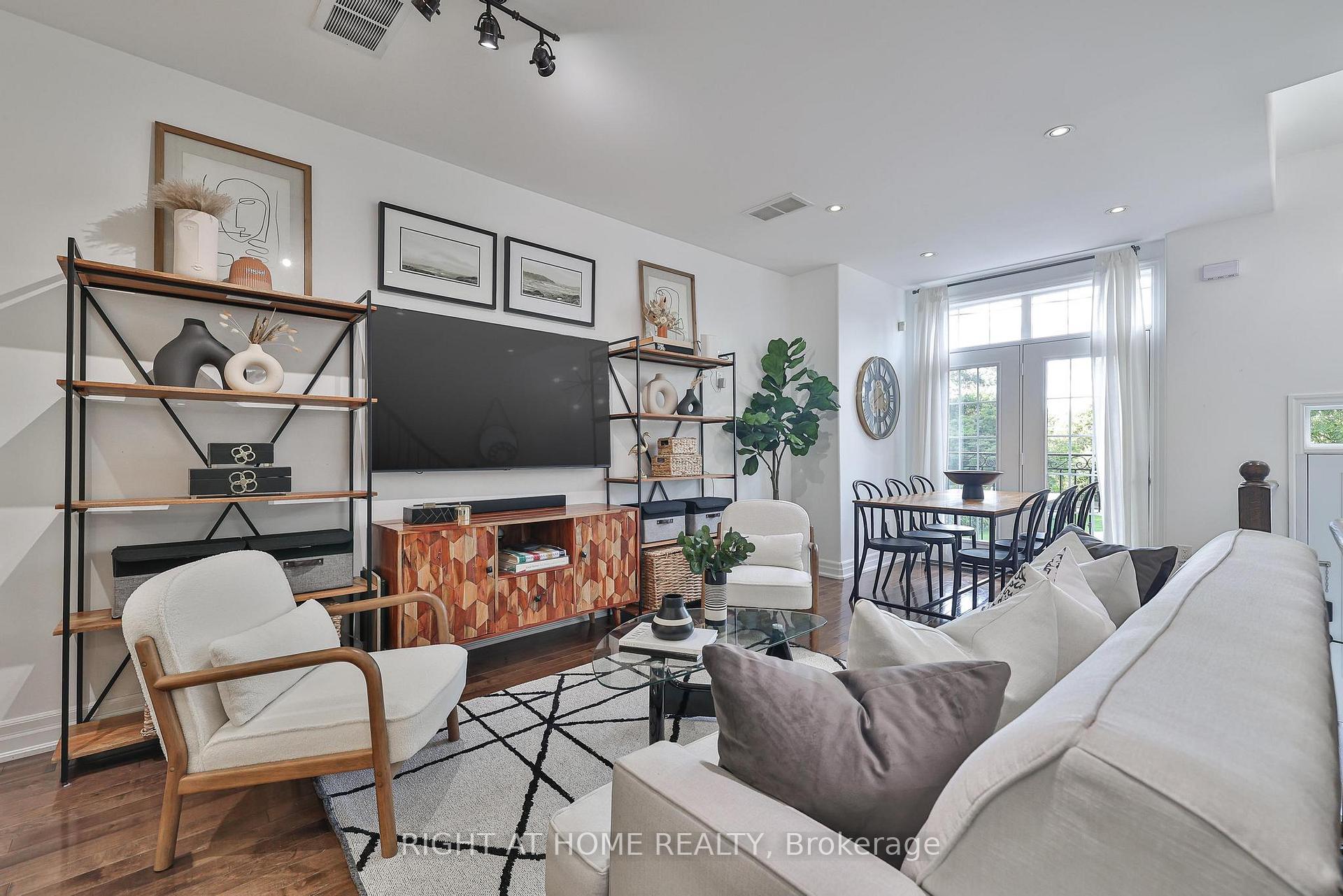 Photo 7 of 1077 Broadview Avenue, Toronto, Broadview North — HOMEH