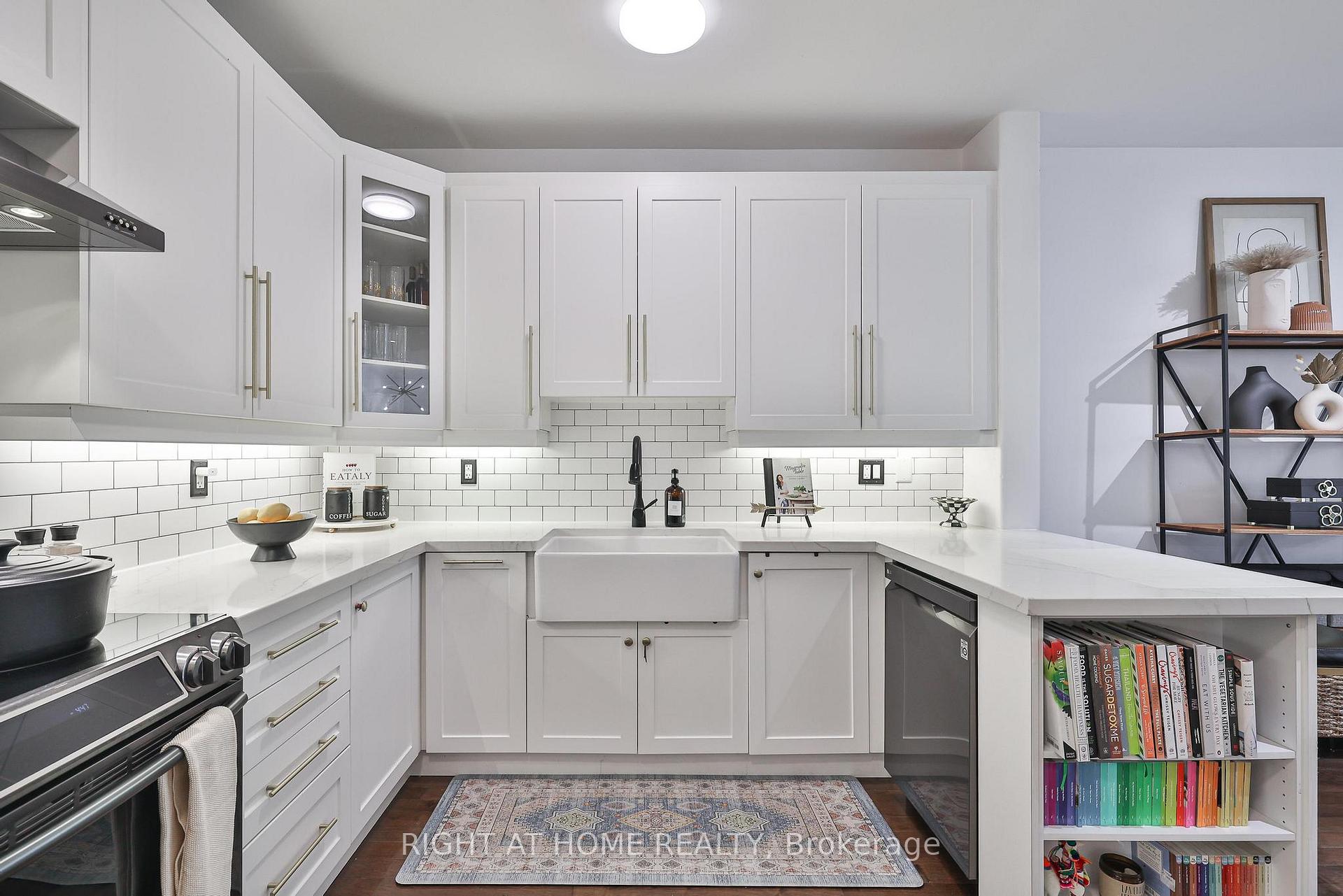 Photo 11 of 1077 Broadview Avenue, Toronto, Broadview North — HOMEH
