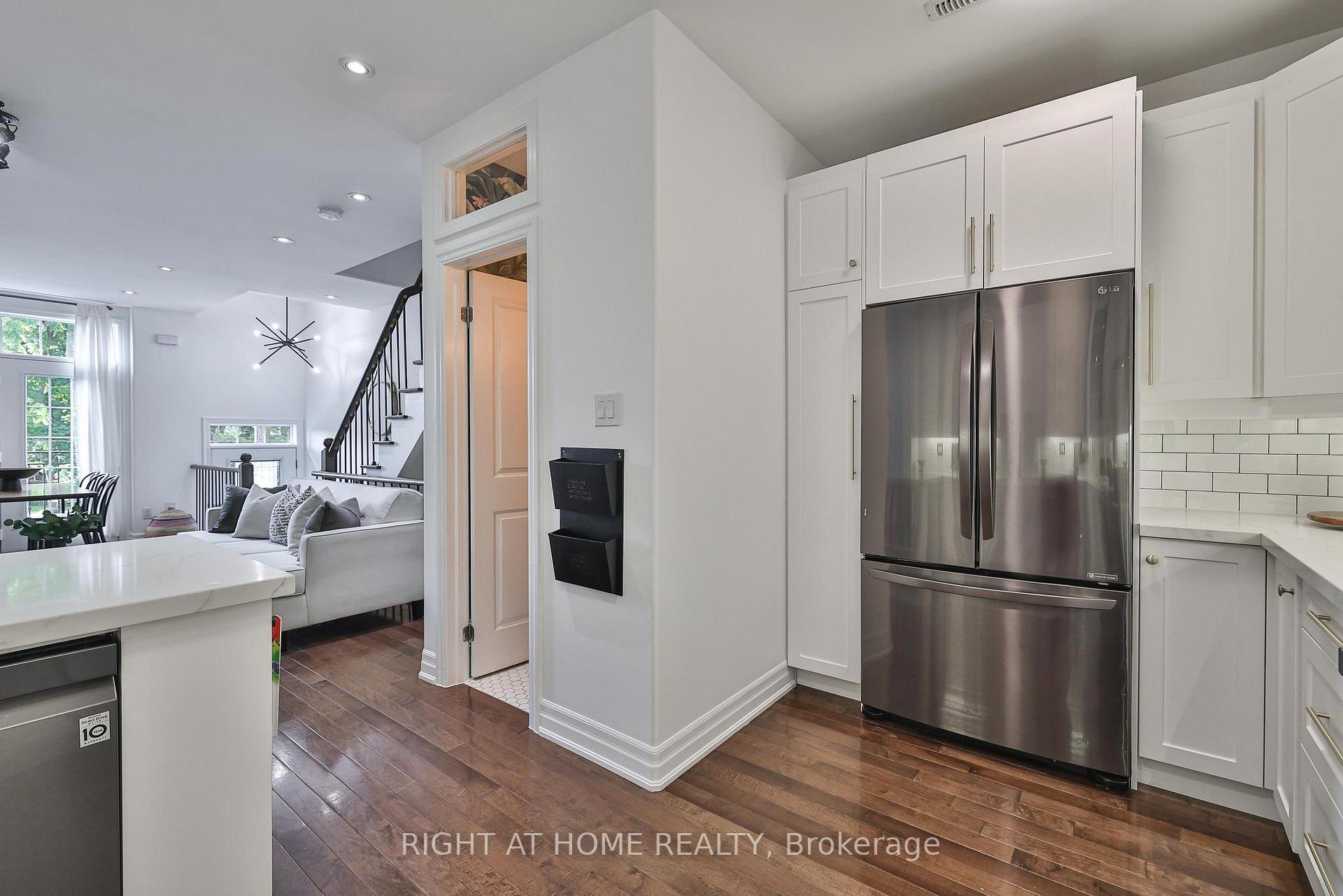Photo 12 of 1077 Broadview Avenue, Toronto, Broadview North — HOMEH