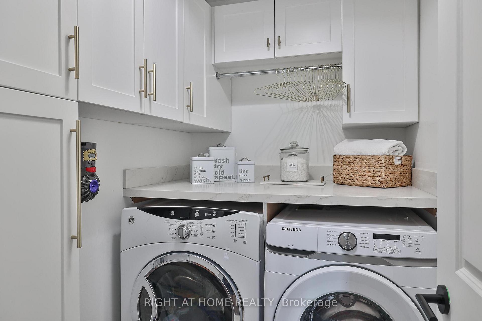 Photo 14 of 1077 Broadview Avenue, Toronto, Broadview North — HOMEH