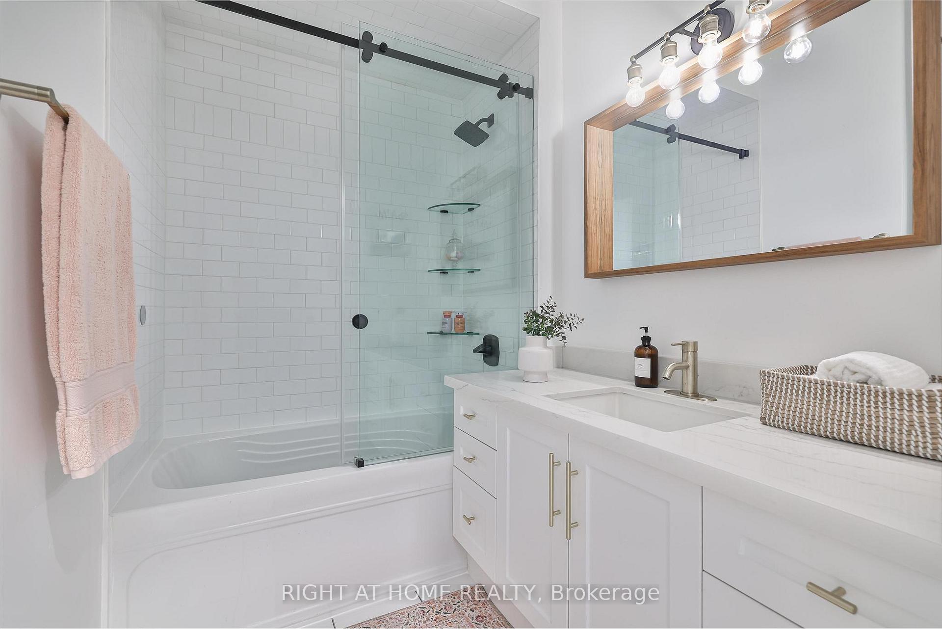 Photo 27 of 1077 Broadview Avenue, Toronto, Broadview North — HOMEH