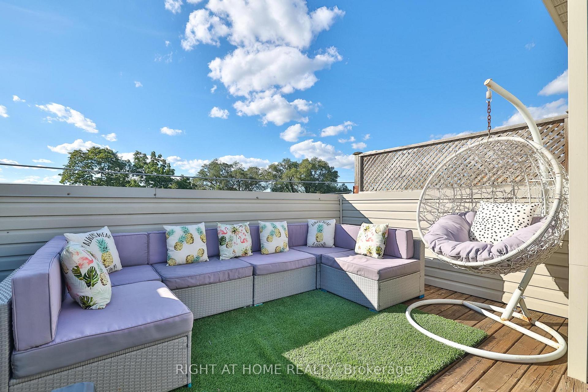 Photo 33 of 1077 Broadview Avenue, Toronto, Broadview North — HOMEH