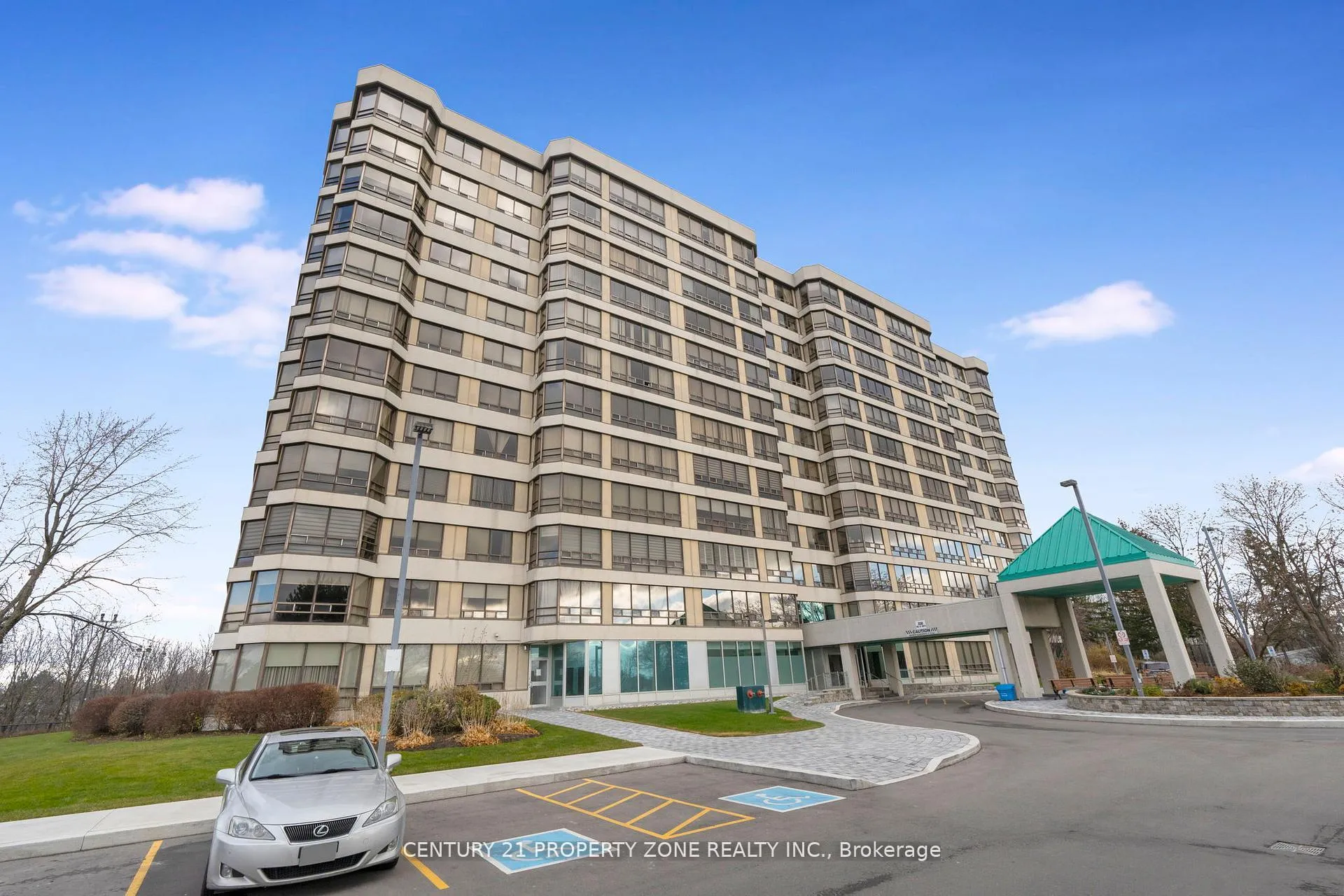 Photo 2 of Unit 101, 330 Mill Street S, Brampton, Brampton South — HOMEH