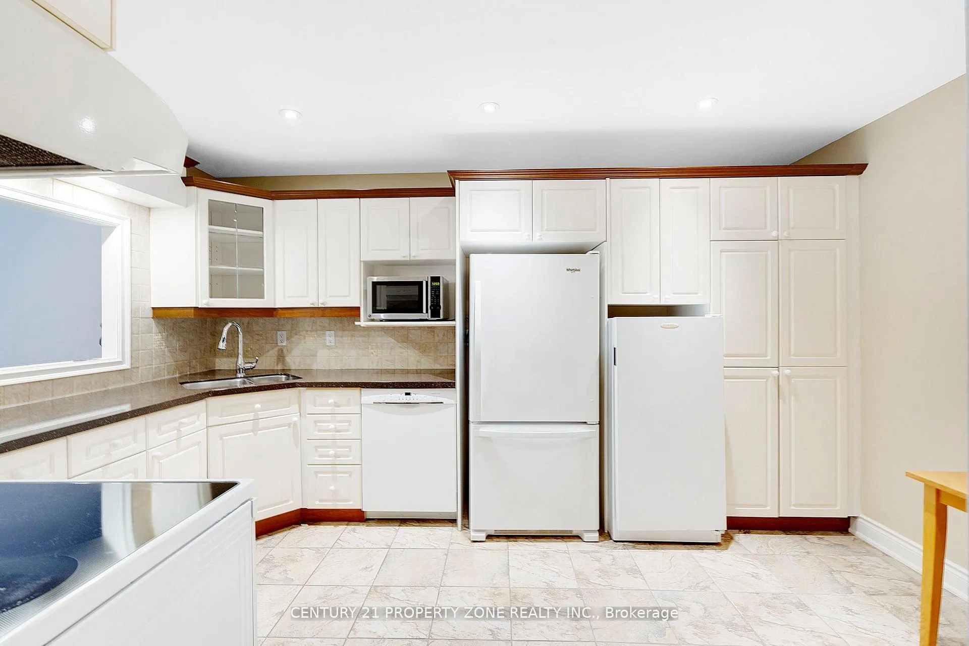 Photo 16 of Unit 101, 330 Mill Street S, Brampton, Brampton South — HOMEH