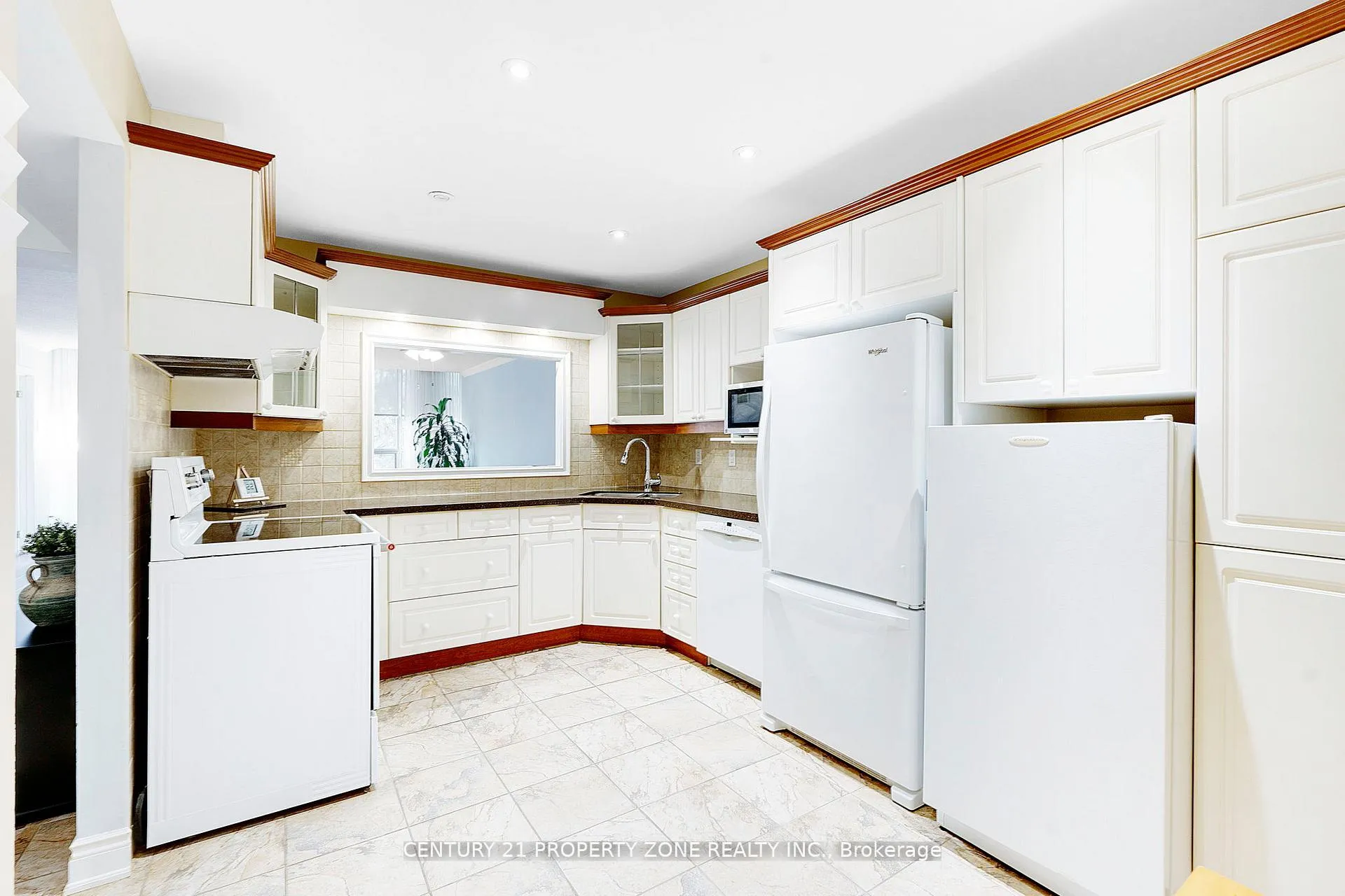 Photo 19 of Unit 101, 330 Mill Street S, Brampton, Brampton South — HOMEH