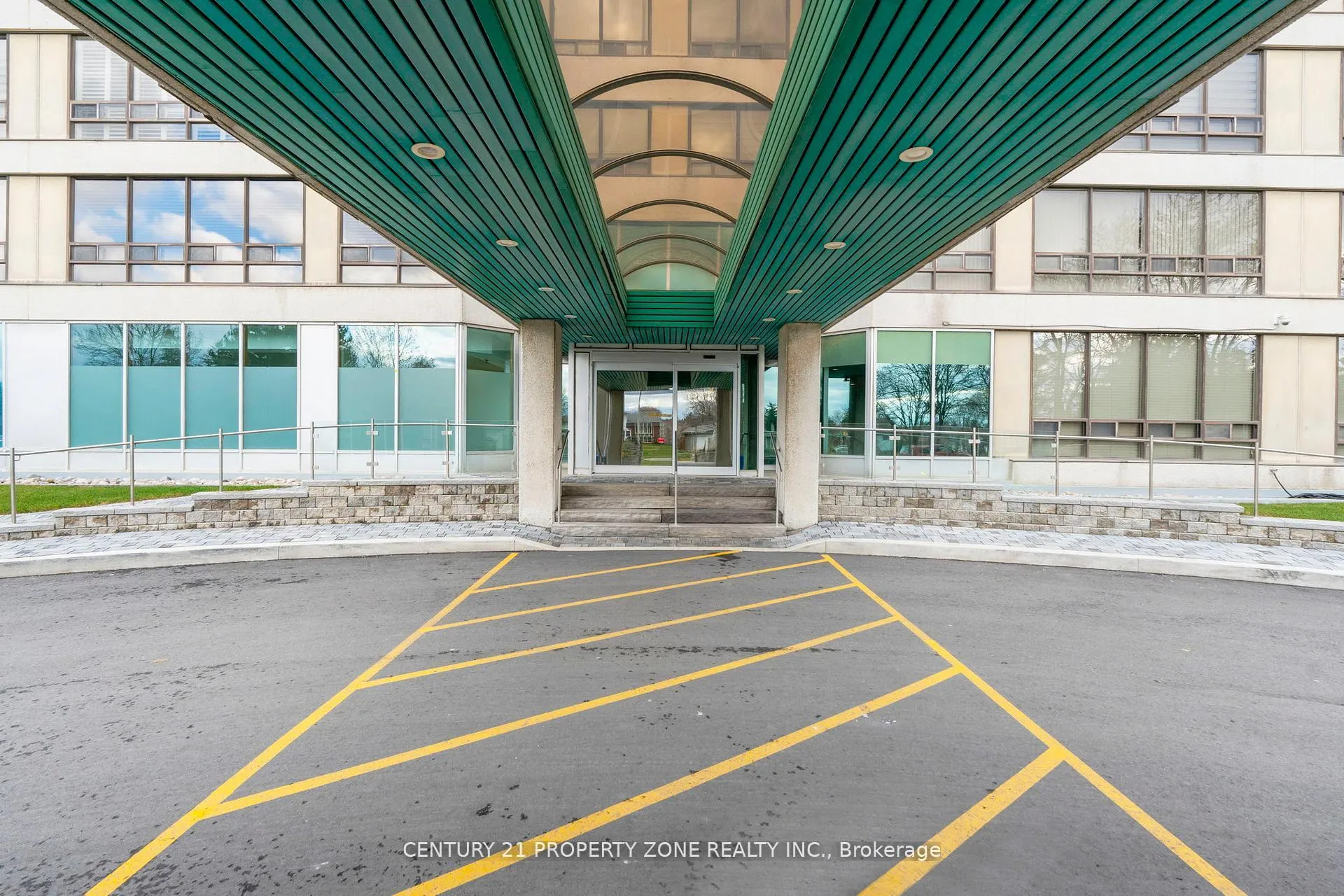 Photo 27 of Unit 101, 330 Mill Street S, Brampton, Brampton South — HOMEH