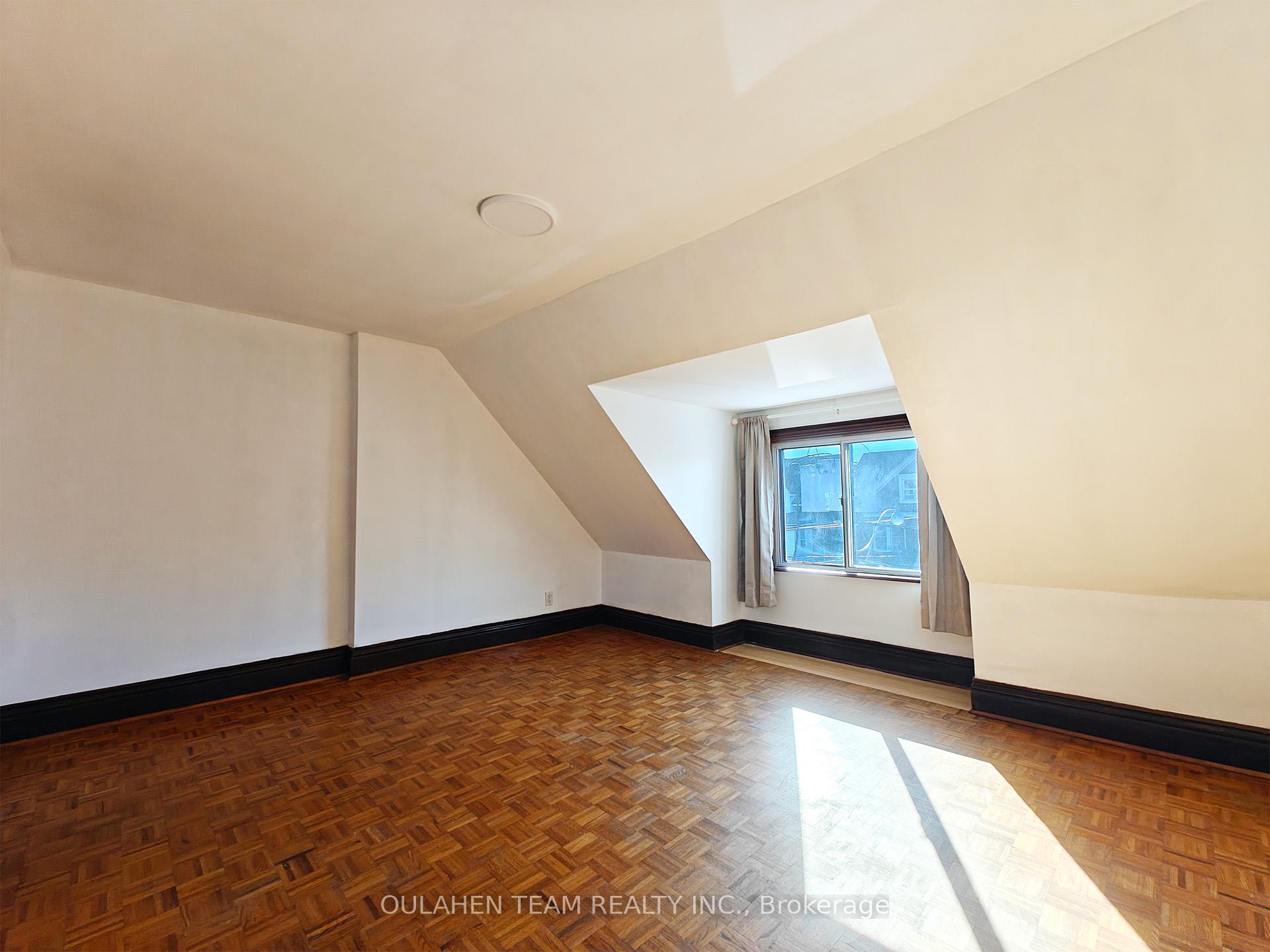 Photo 2 of Unit B, 675 Bathurst Street, Toronto, University — HOMEH