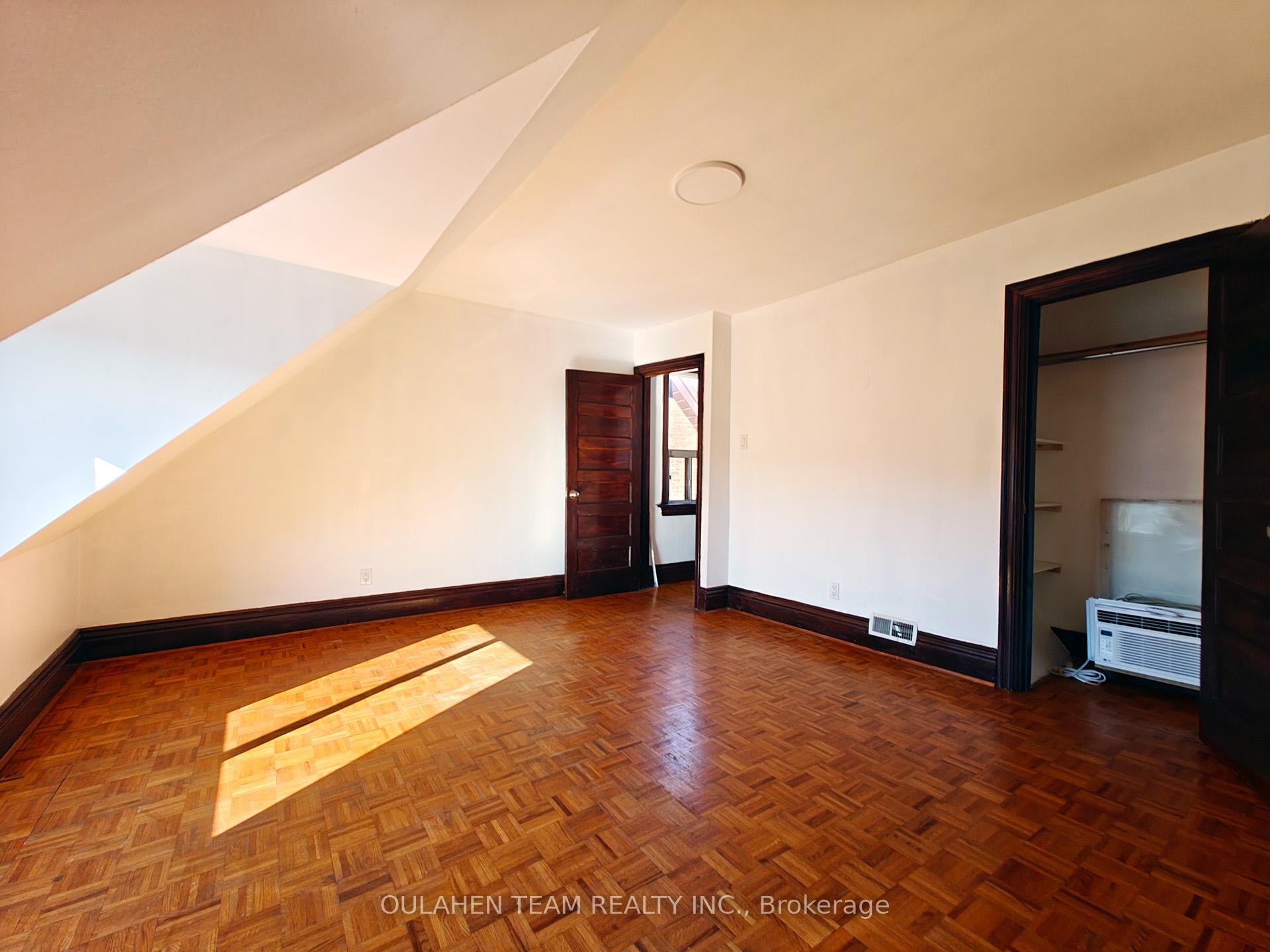Photo 3 of Unit B, 675 Bathurst Street, Toronto, University — HOMEH