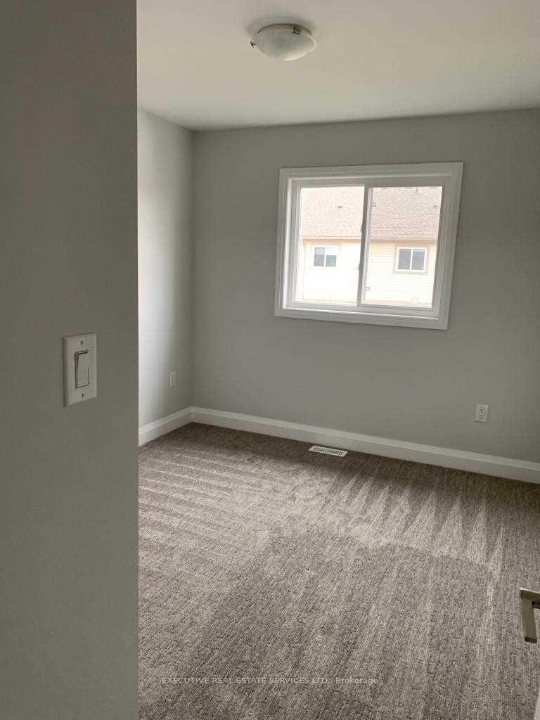 Photo 12 of 26 Bur Oak Drive S, Thorold, Confederation Heights — HOMEH