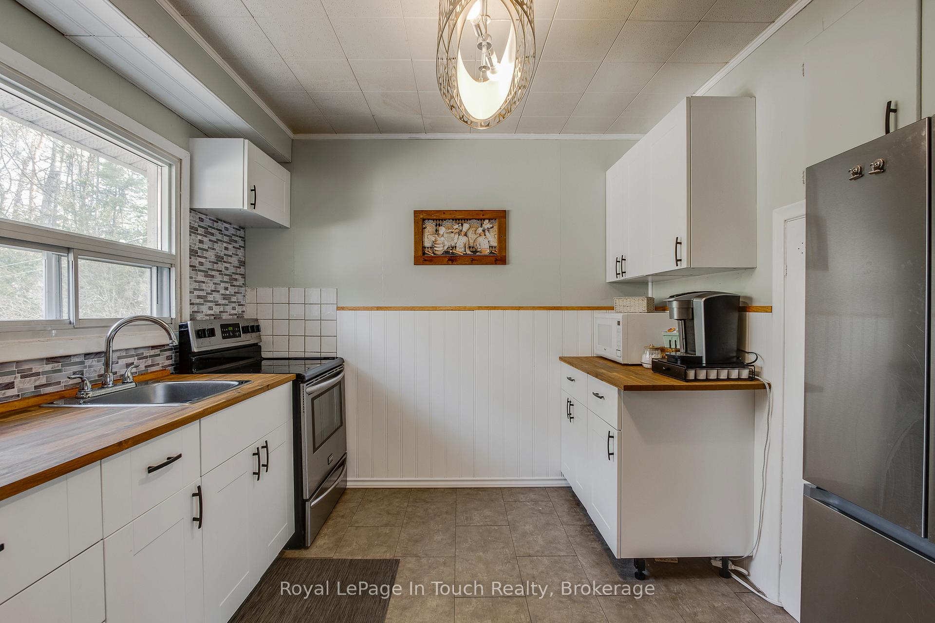 Photo 8 of 1651 Tiny Beaches Road N, Tiny, Rural Tiny — HOMEH