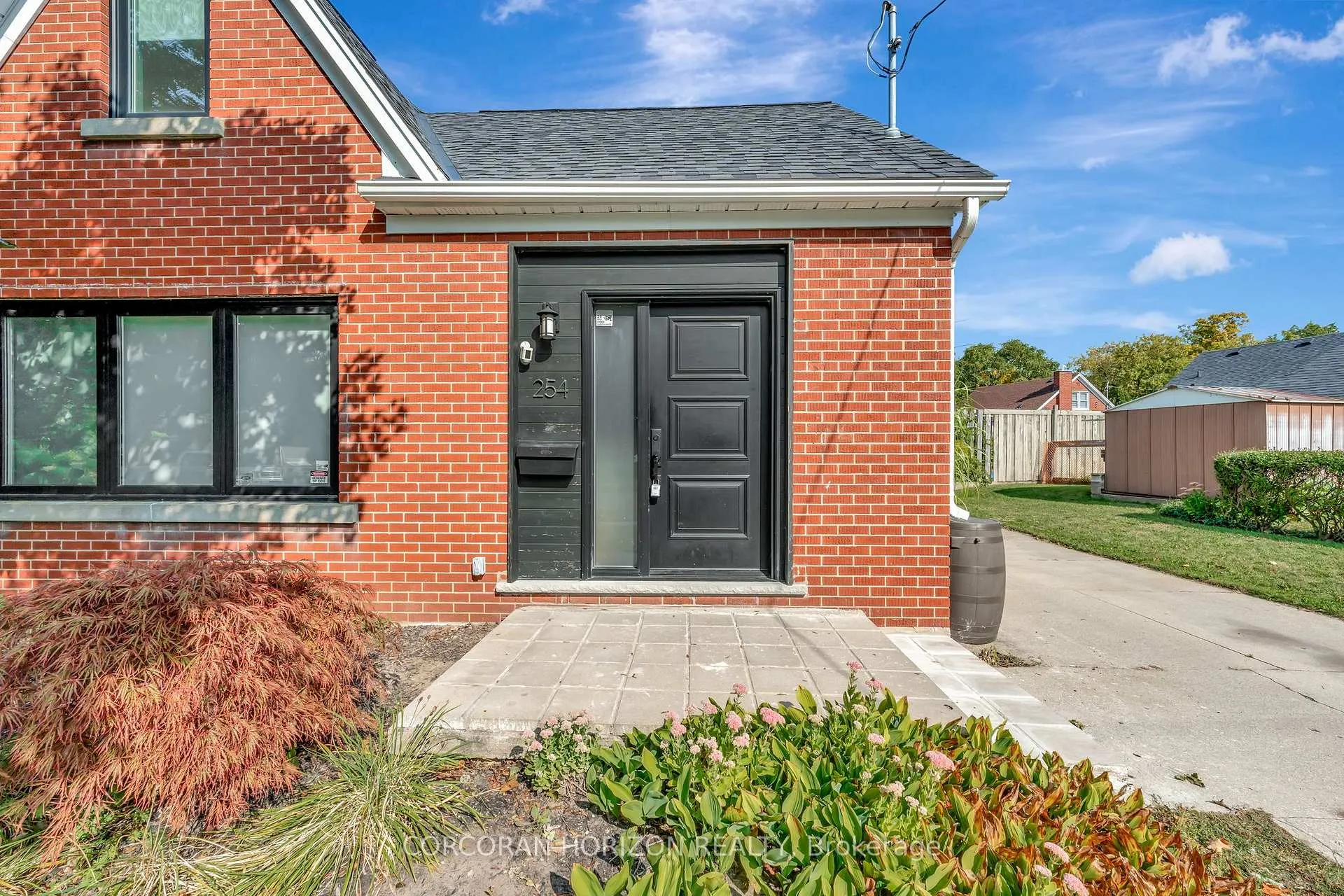 Photo 3 of 254 Pinewood Place, Waterloo — HOMEH