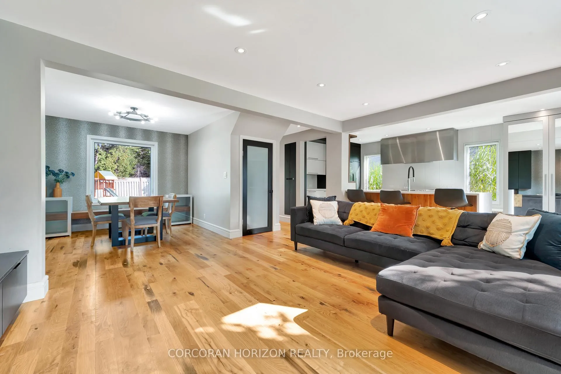 Photo 12 of 254 Pinewood Place, Waterloo — HOMEH