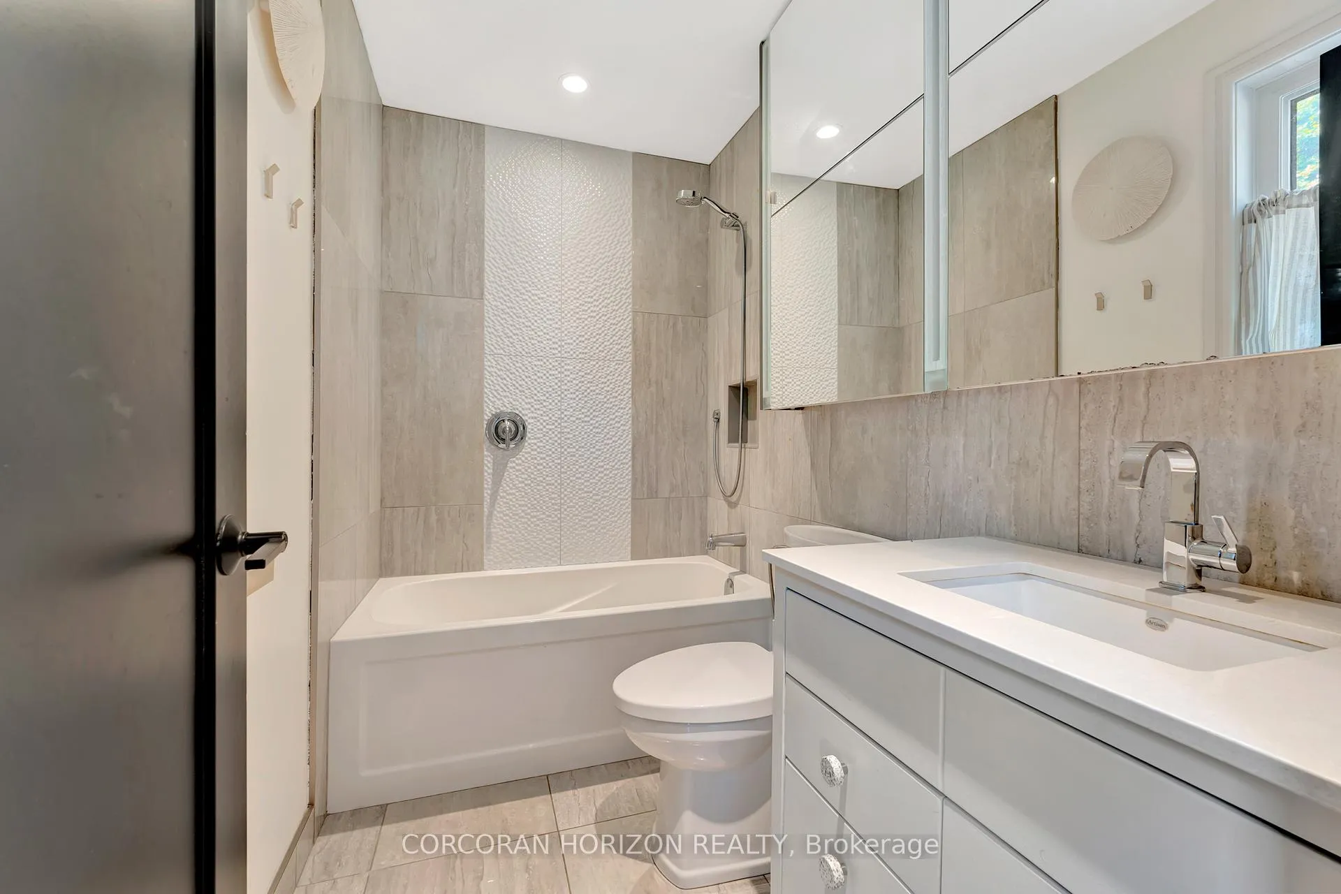 Photo 15 of 254 Pinewood Place, Waterloo — HOMEH