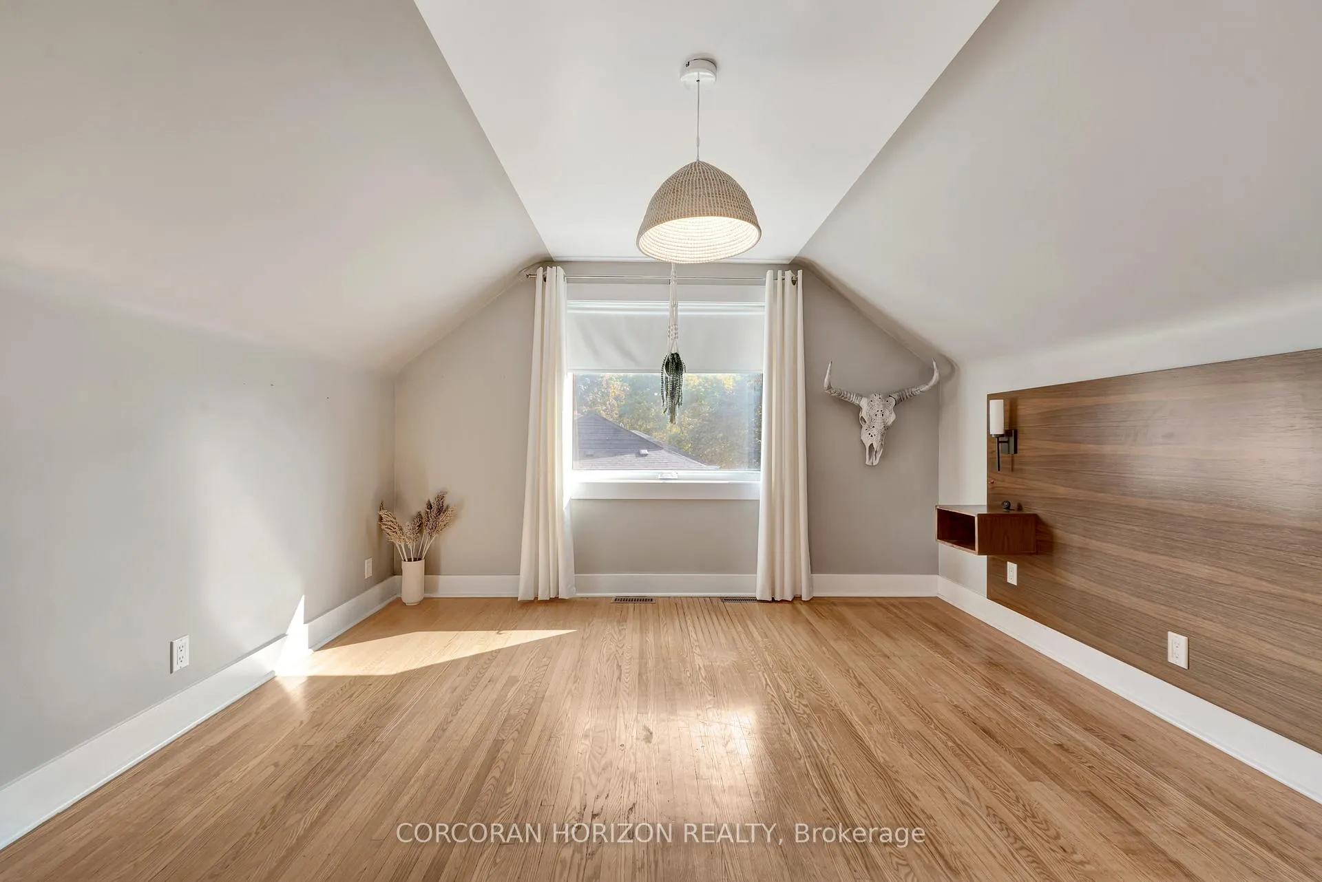 Photo 16 of 254 Pinewood Place, Waterloo — HOMEH