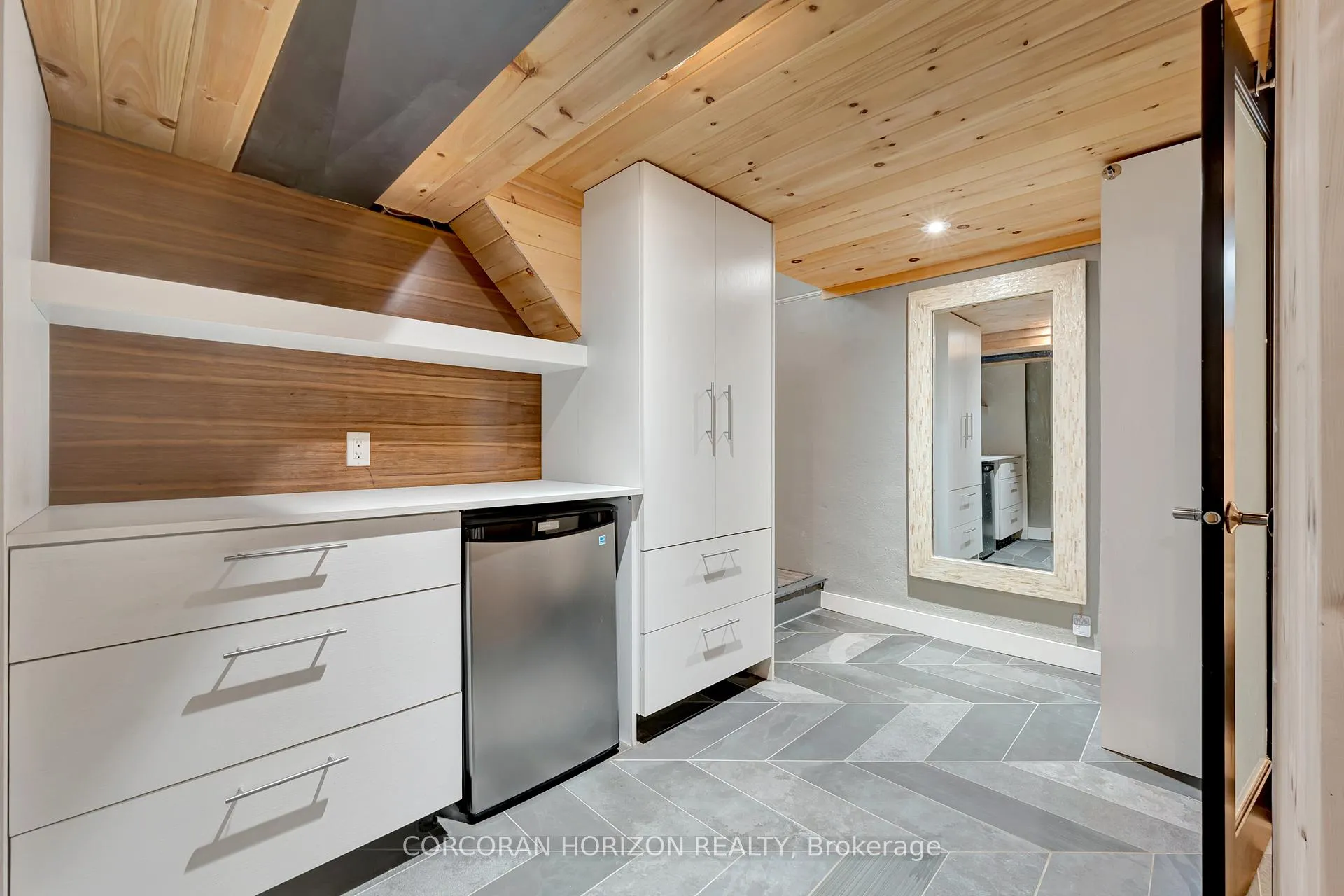Photo 22 of 254 Pinewood Place, Waterloo — HOMEH