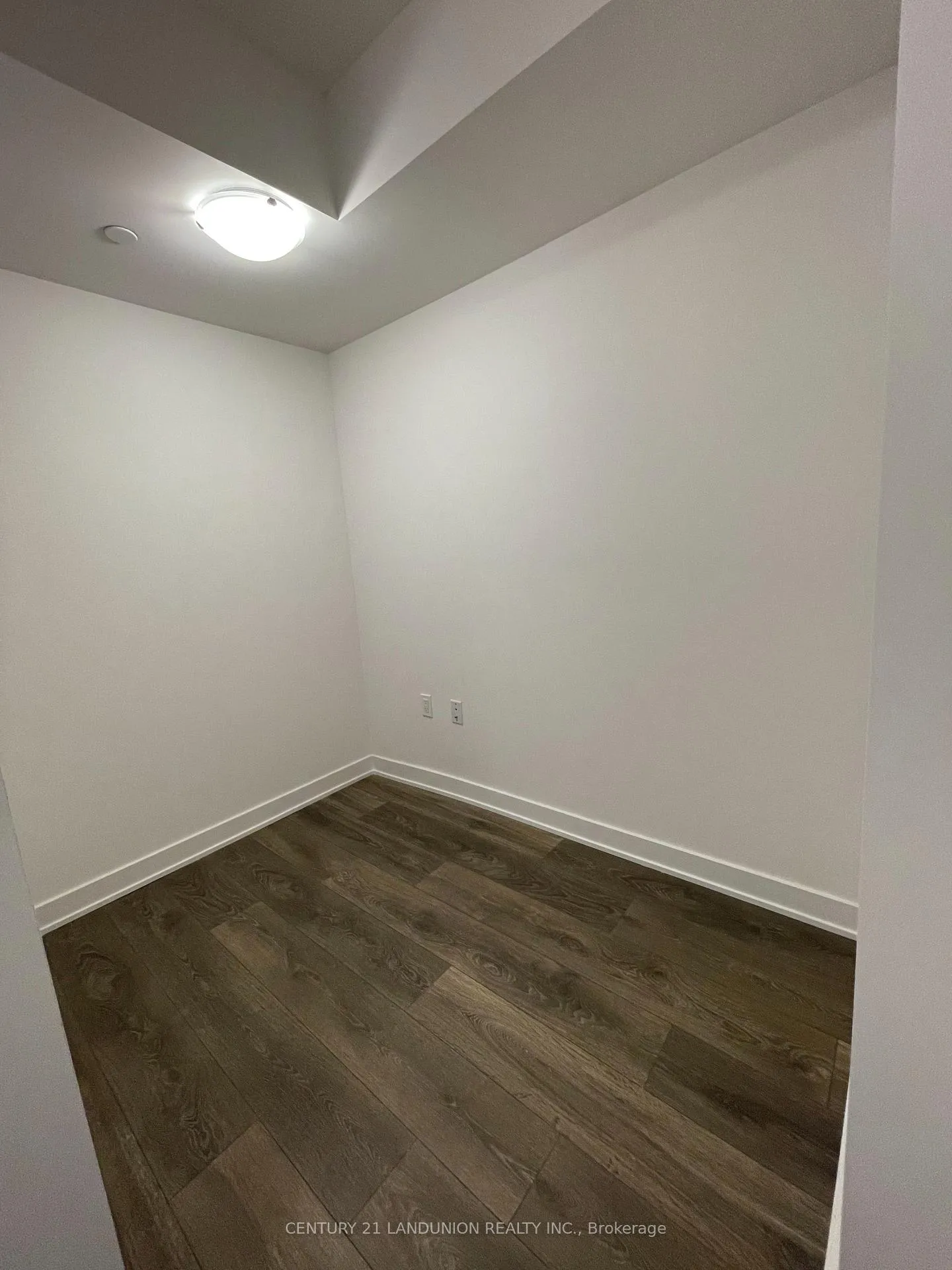 Photo 4 of Unit 2201, 195 Redpath Avenue, Toronto, Mount Pleasant West — HOMEH