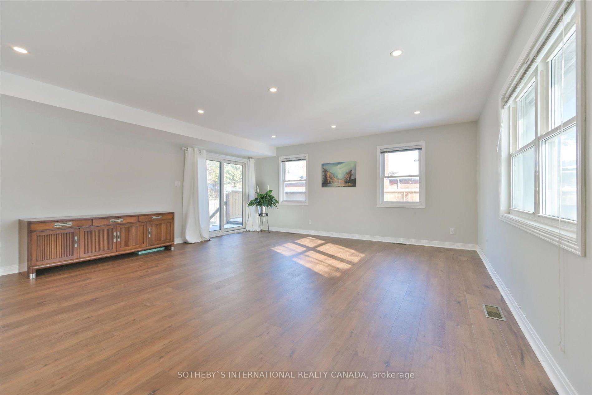 Photo 10 of 1 Squires Avenue, Toronto, O'Connor-Parkview — HOMEH