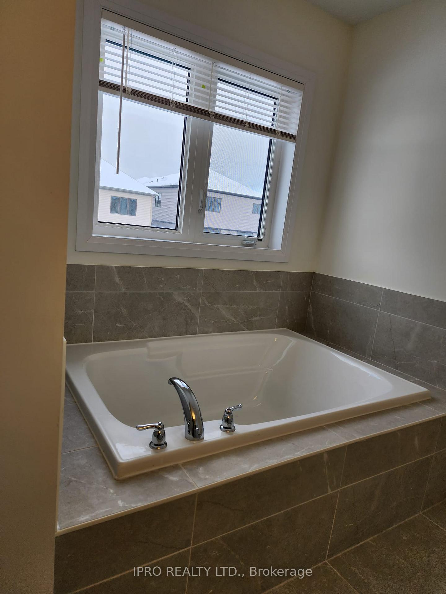 Photo 33 of 256 Velvet Way, Thorold, Rolling Meadows — HOMEH