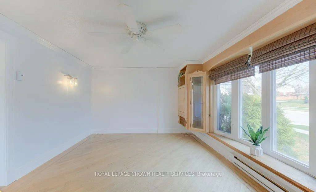 Photo 6 of 828 Elgin Street N, Cambridge — HOMEH