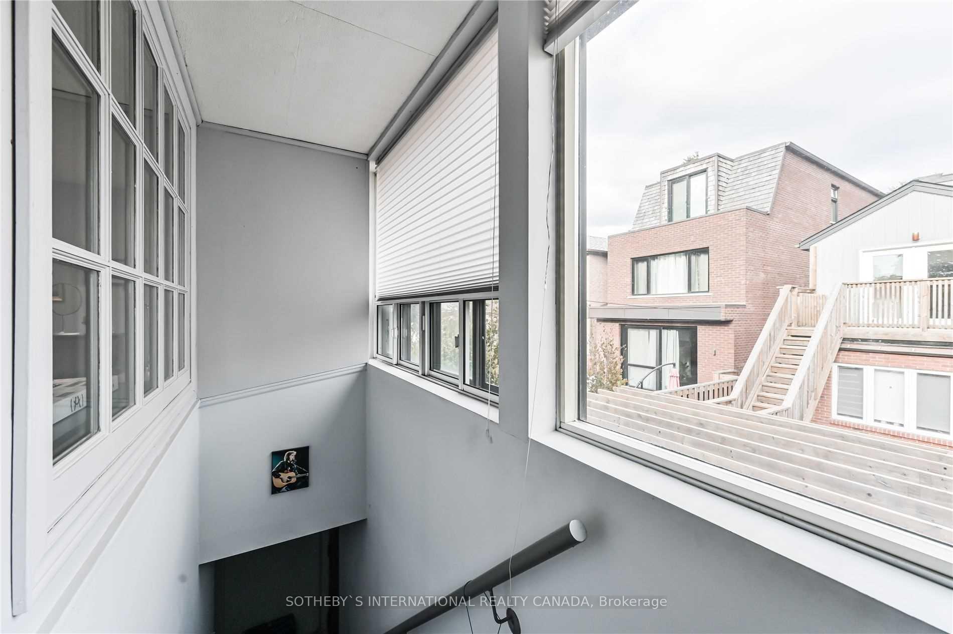Photo 3 of Unit Coach H, 900 Manning Avenue, Toronto, The Annex — HOMEH