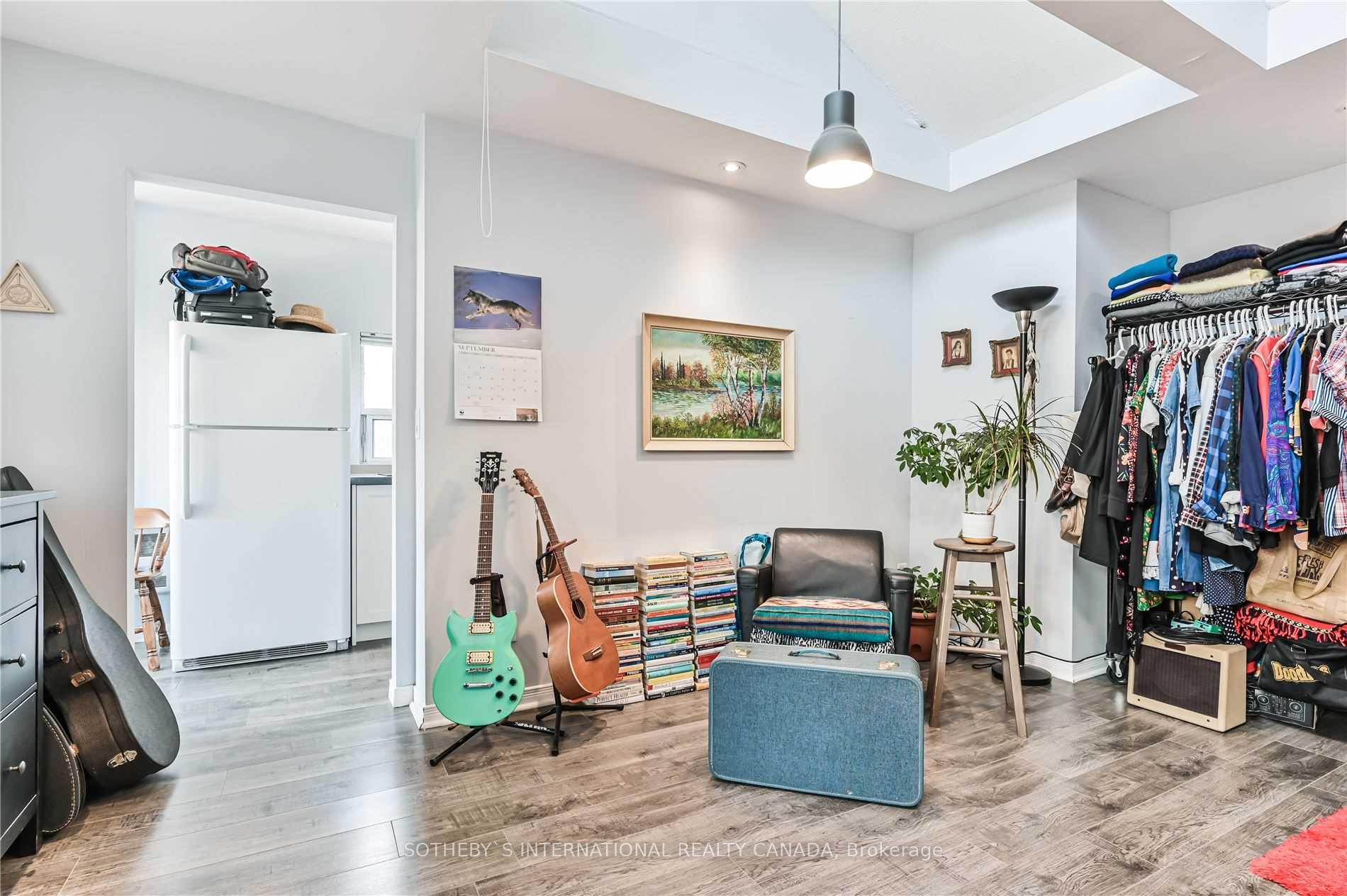 Photo 12 of Unit Coach H, 900 Manning Avenue, Toronto, The Annex — HOMEH